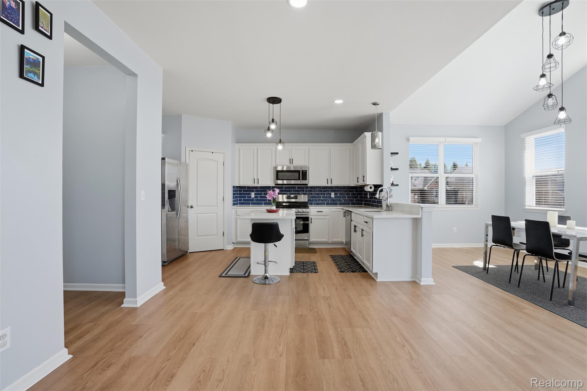 59625 Twin Pines Drive
