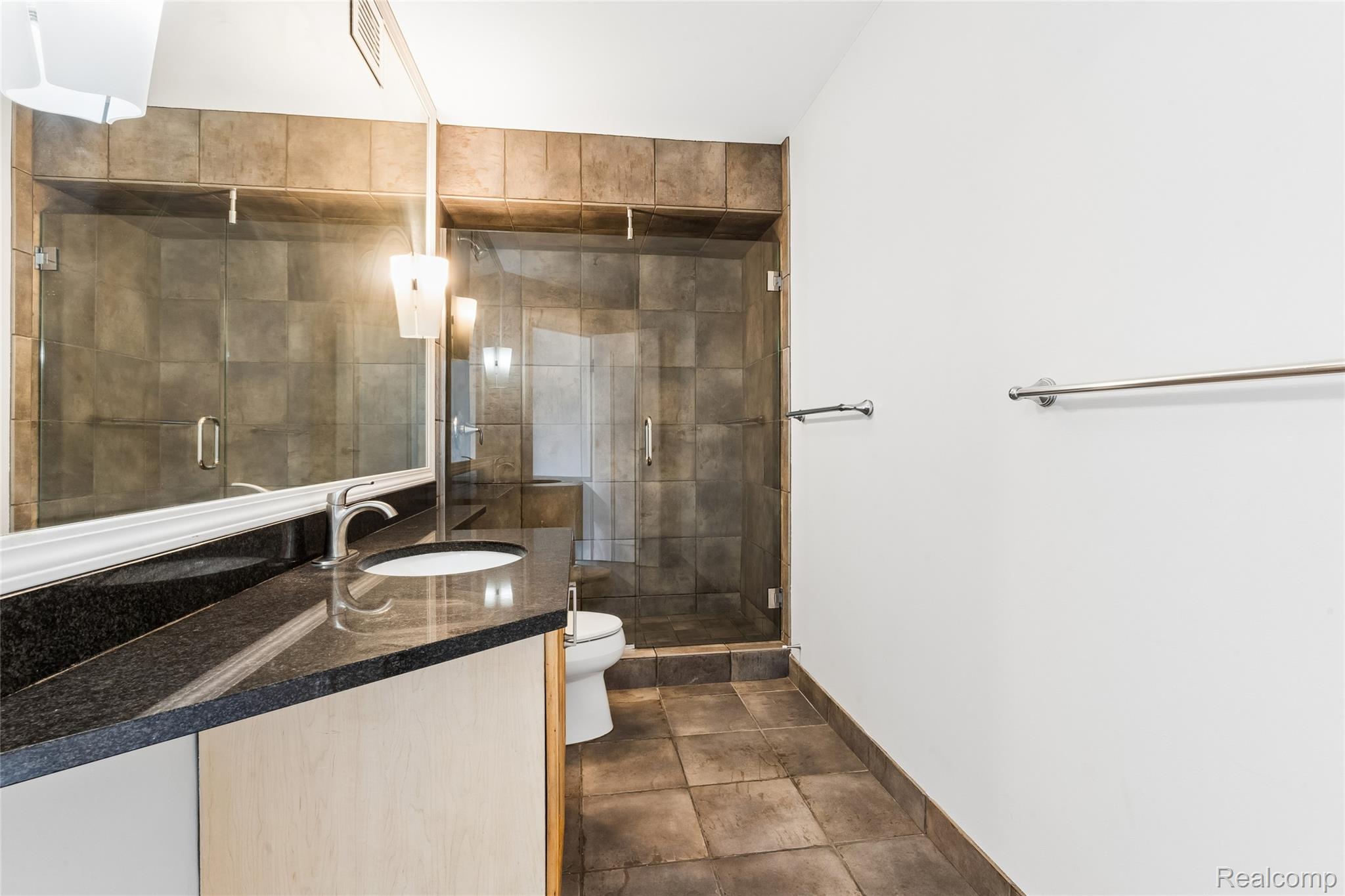 1001 W Jefferson Avenue Unit: 2a