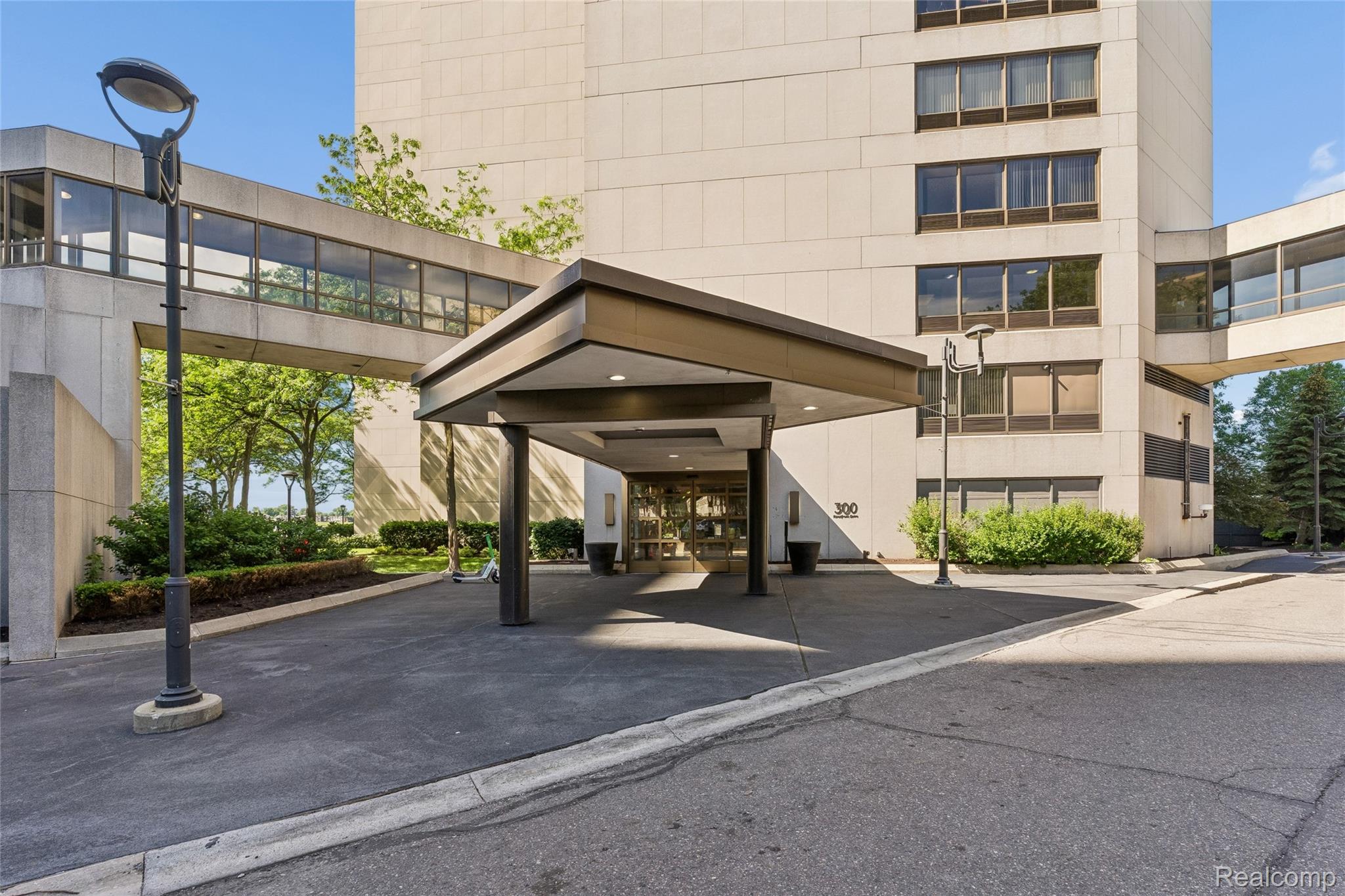 1001 W Jefferson Avenue Unit: 2a
