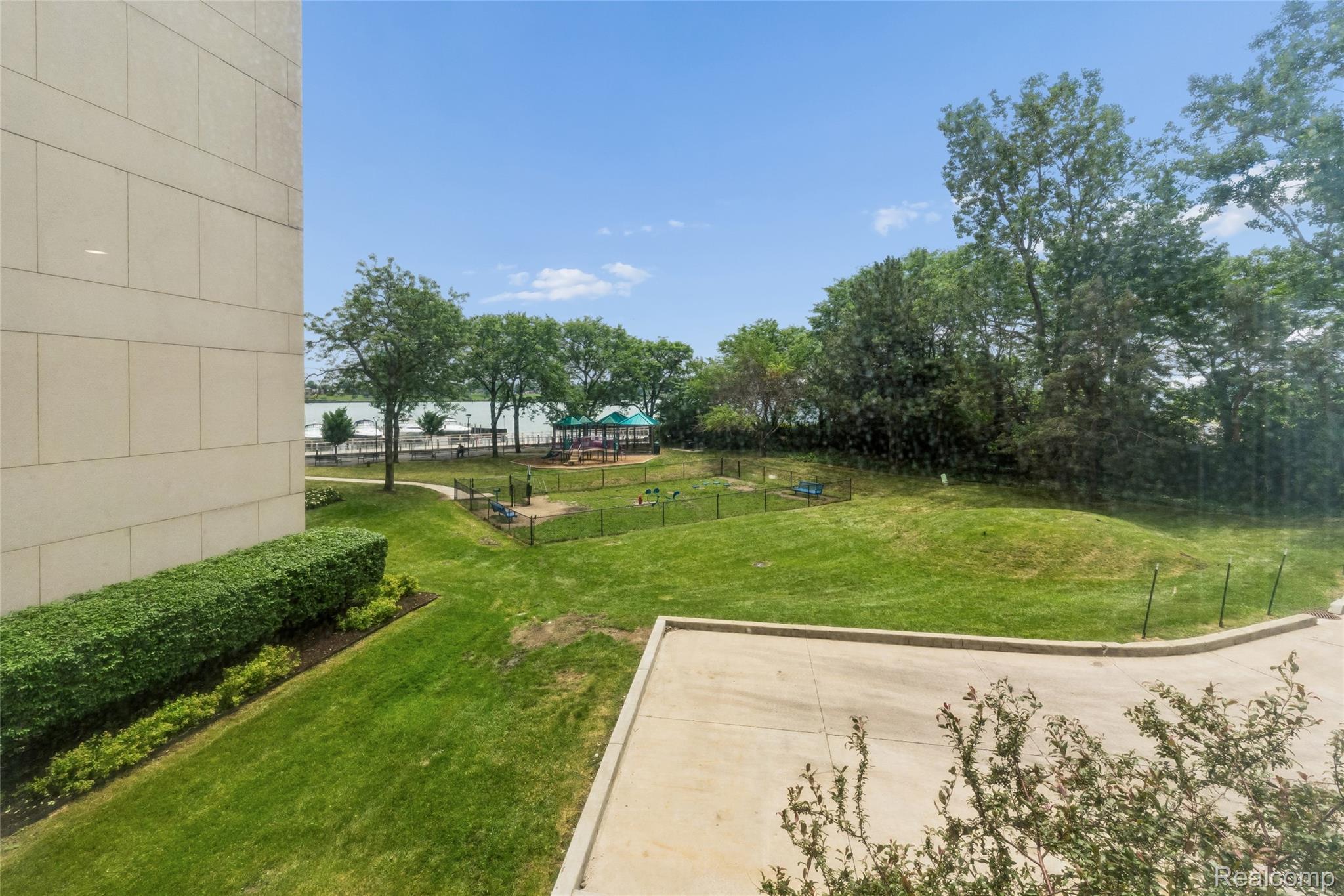1001 W Jefferson Avenue Unit: 2a