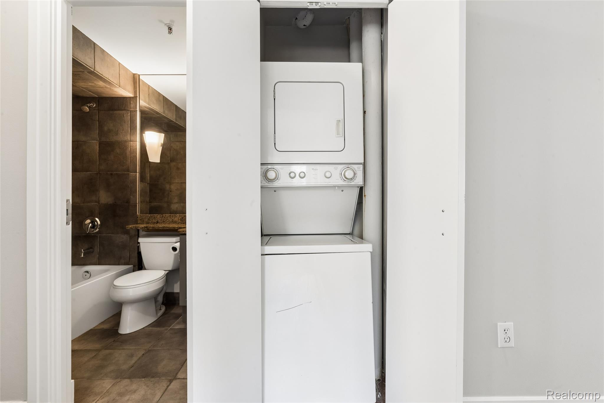 1001 W Jefferson Avenue Unit: 2a