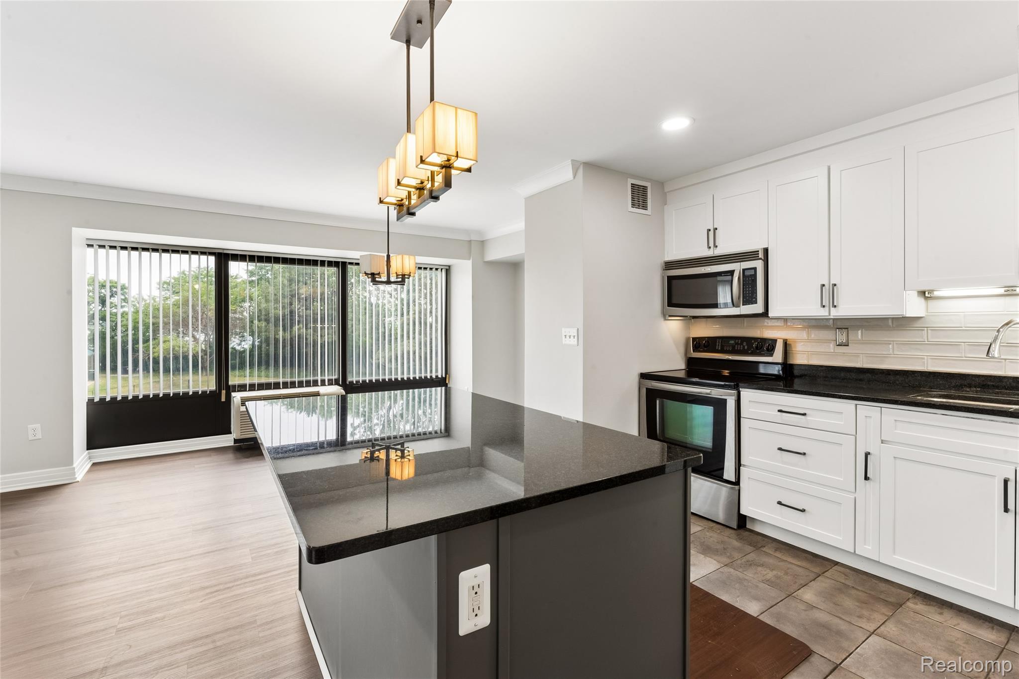 1001 W Jefferson Avenue Unit: 2a