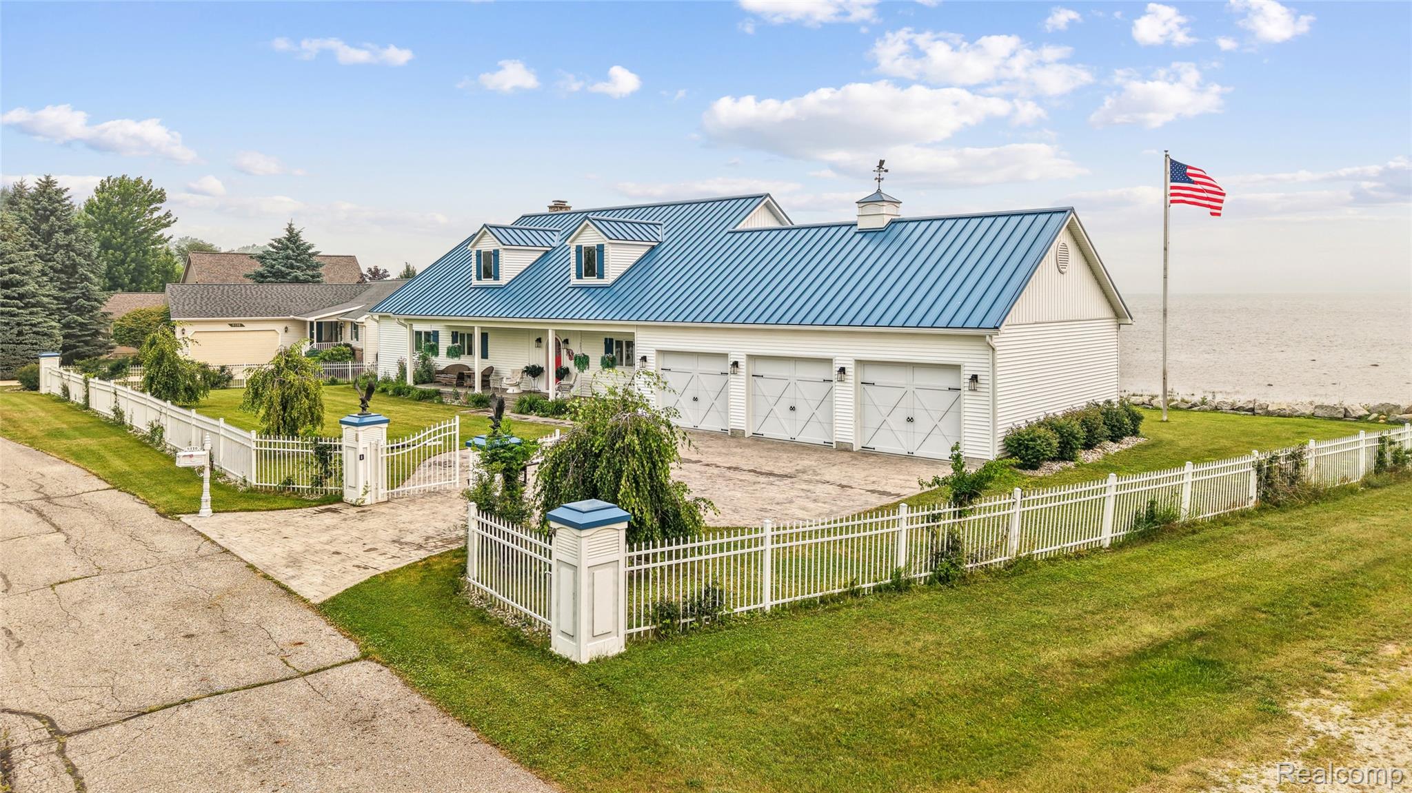 5110 Shorefront Lane