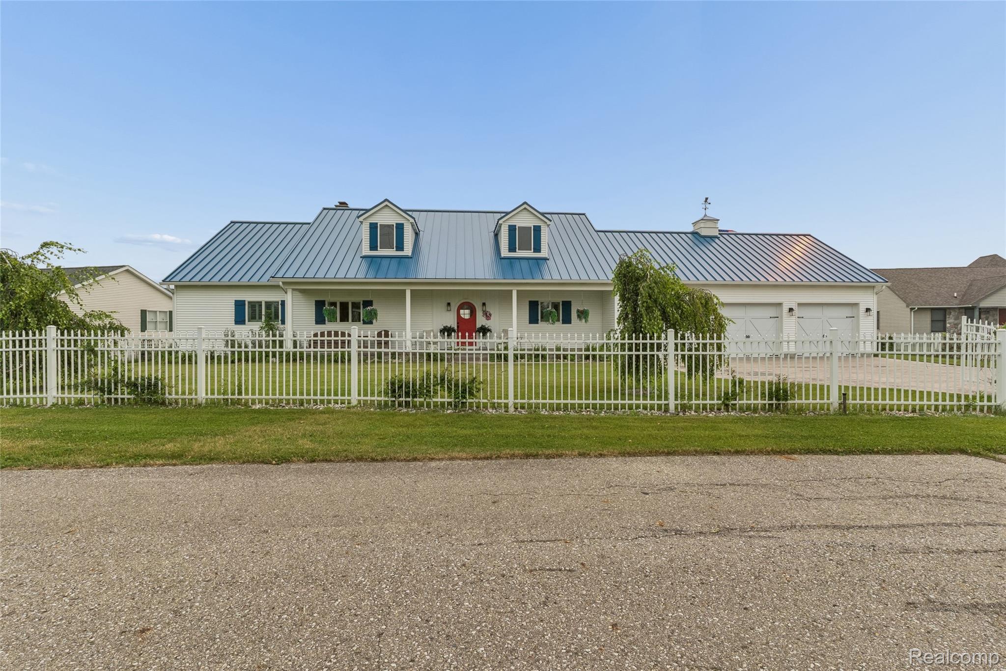 5110 Shorefront Lane