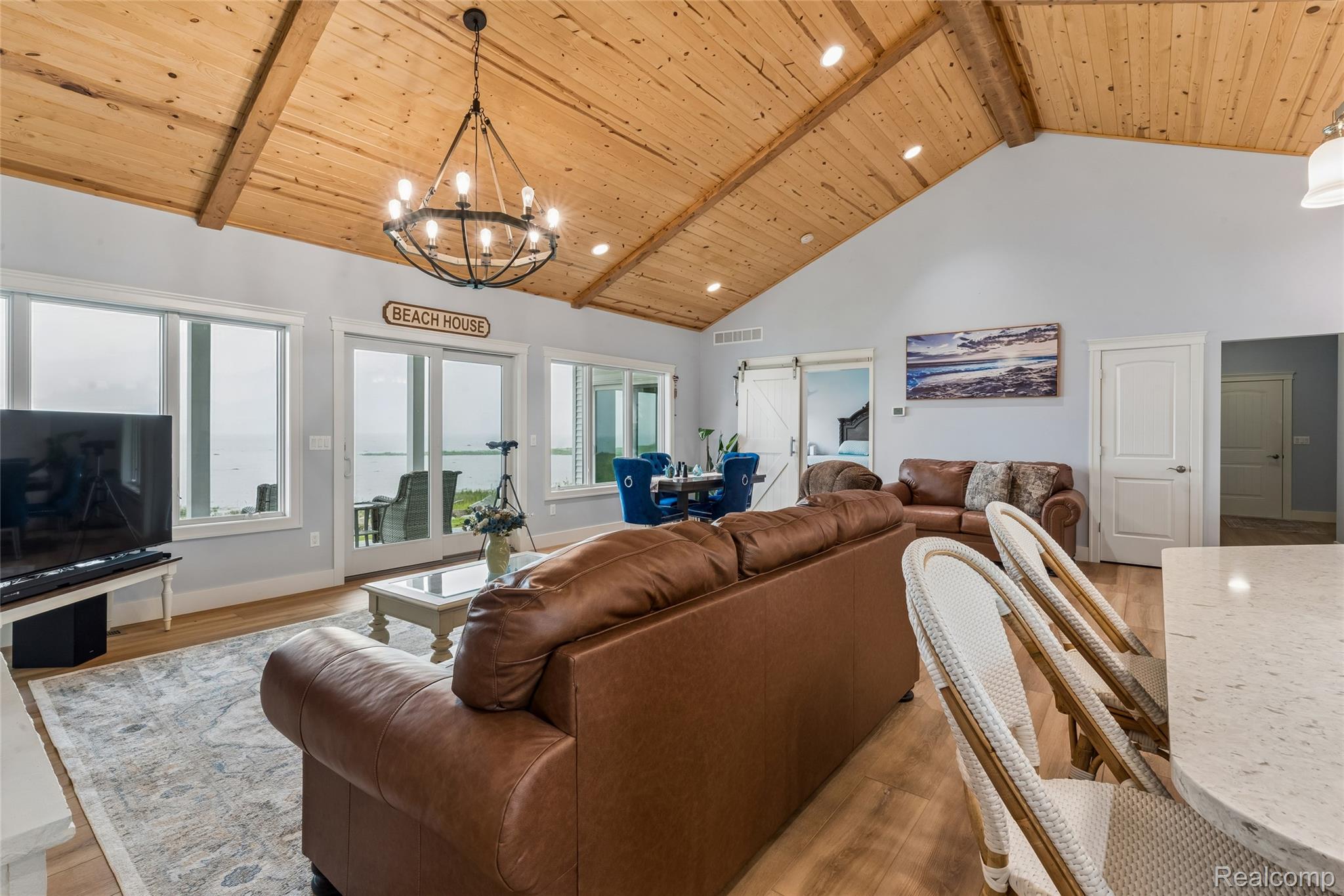 5110 Shorefront Lane