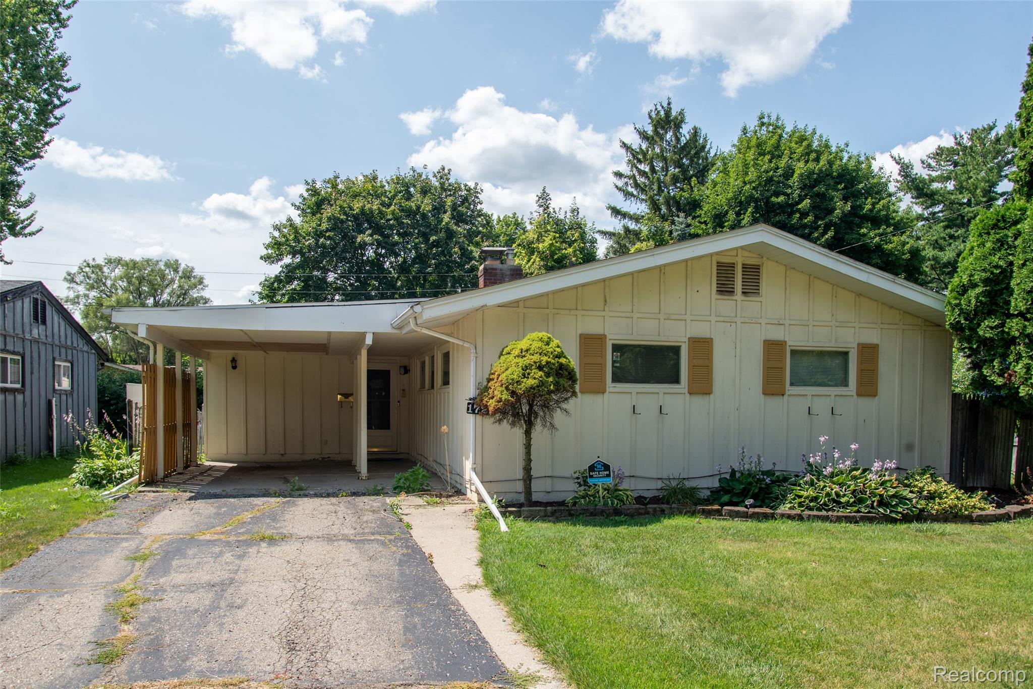 1727 Briarwood Drive