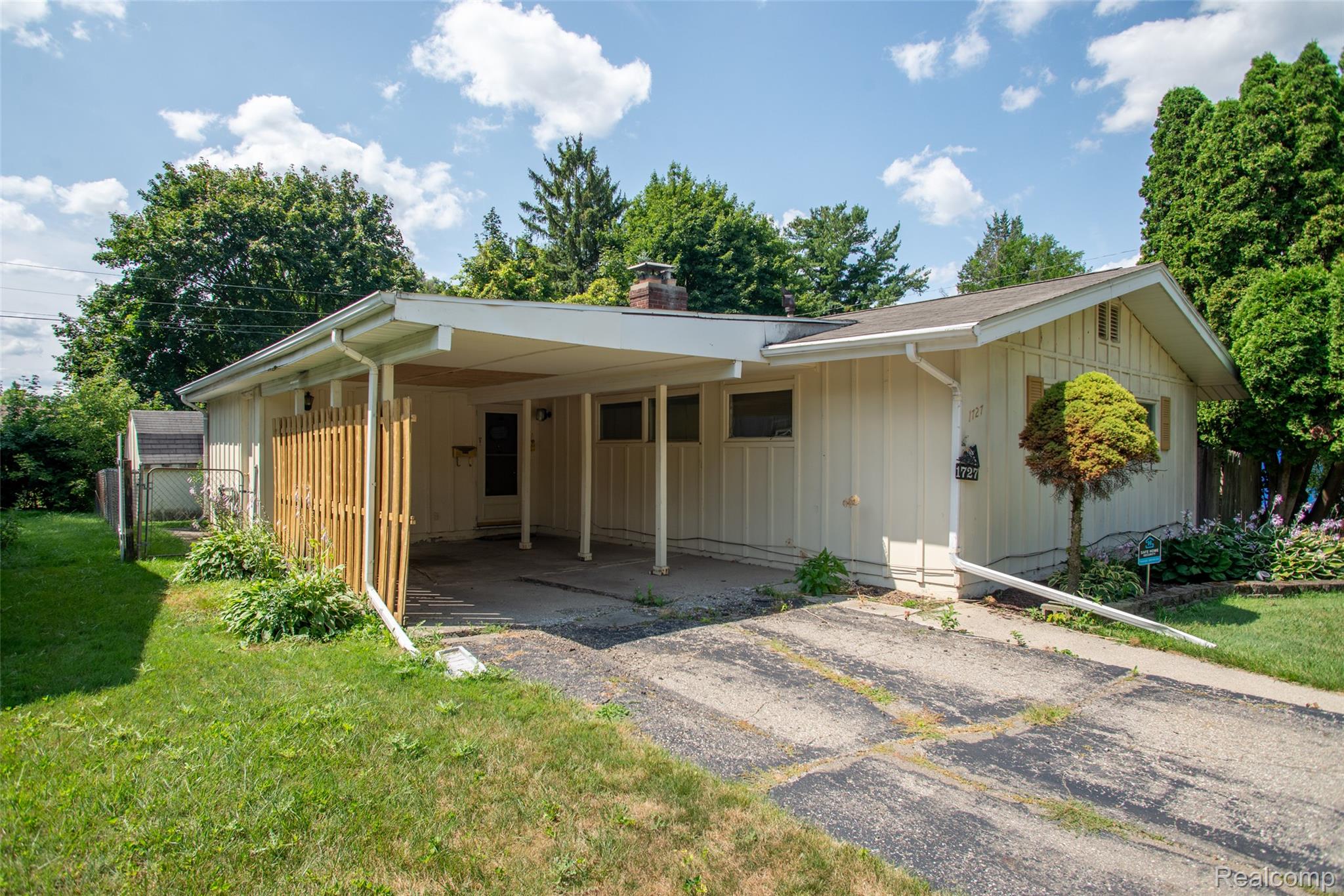 1727 Briarwood Drive