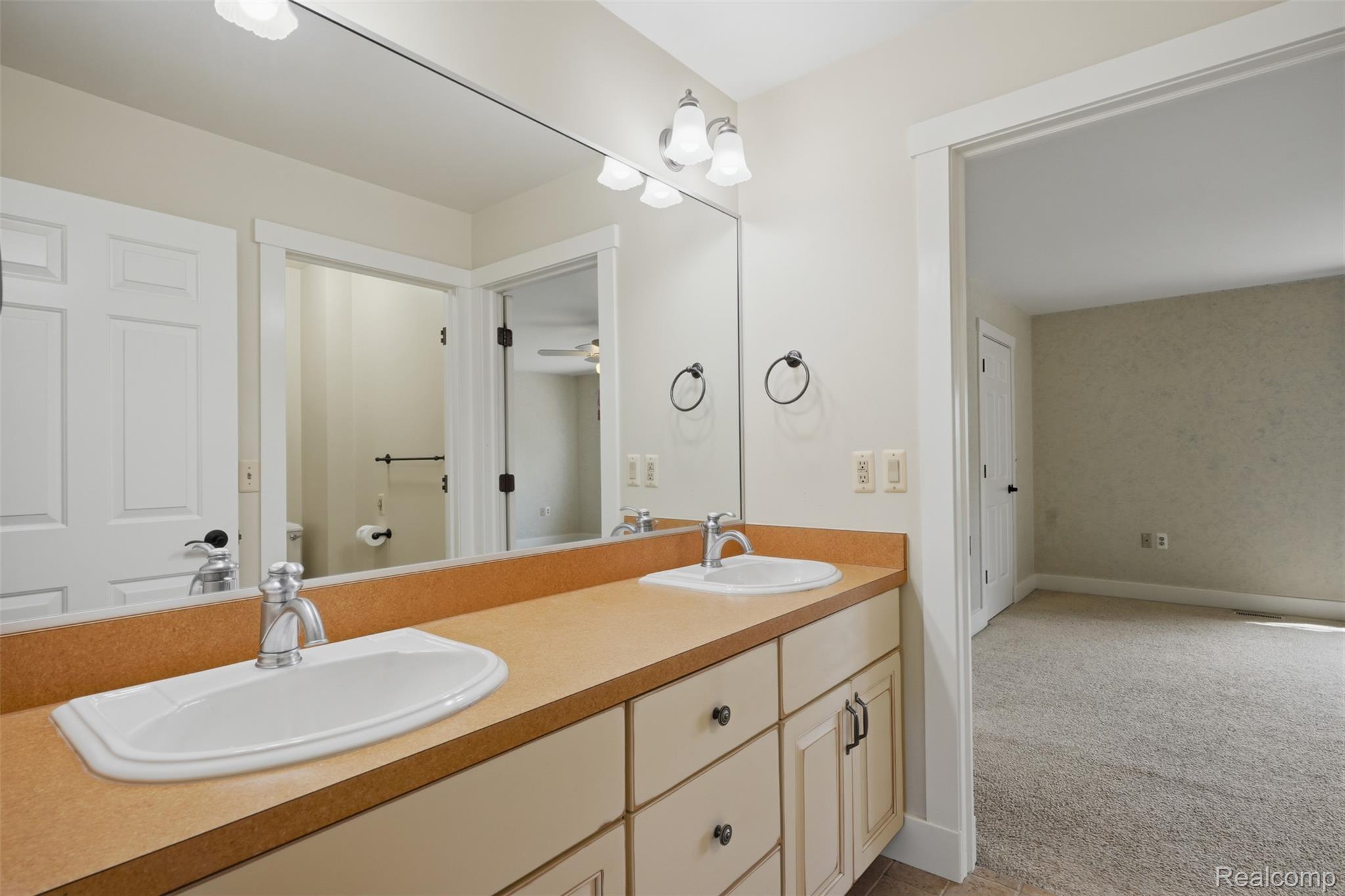 8861 Pleasantview