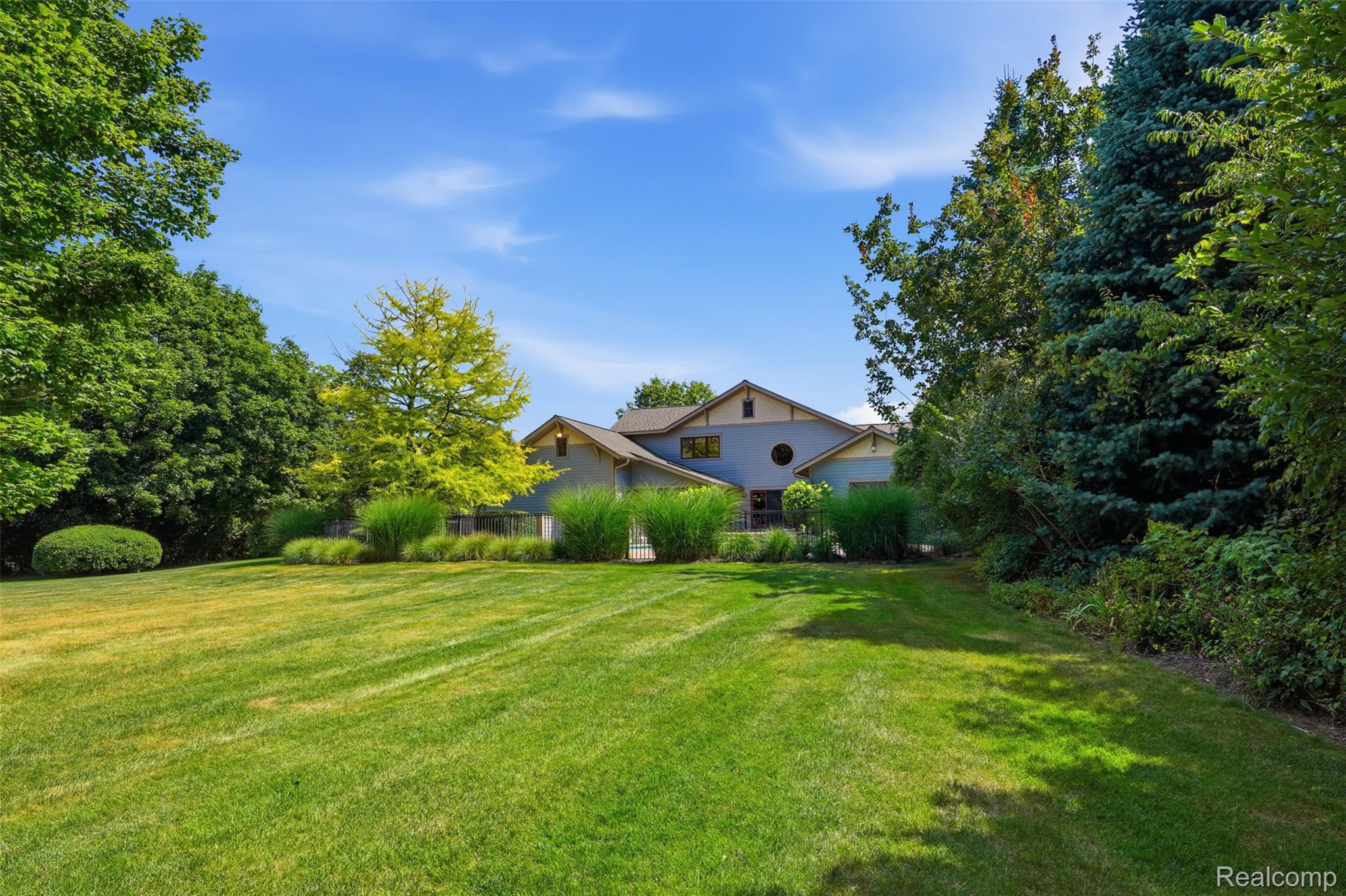 8861 Pleasantview