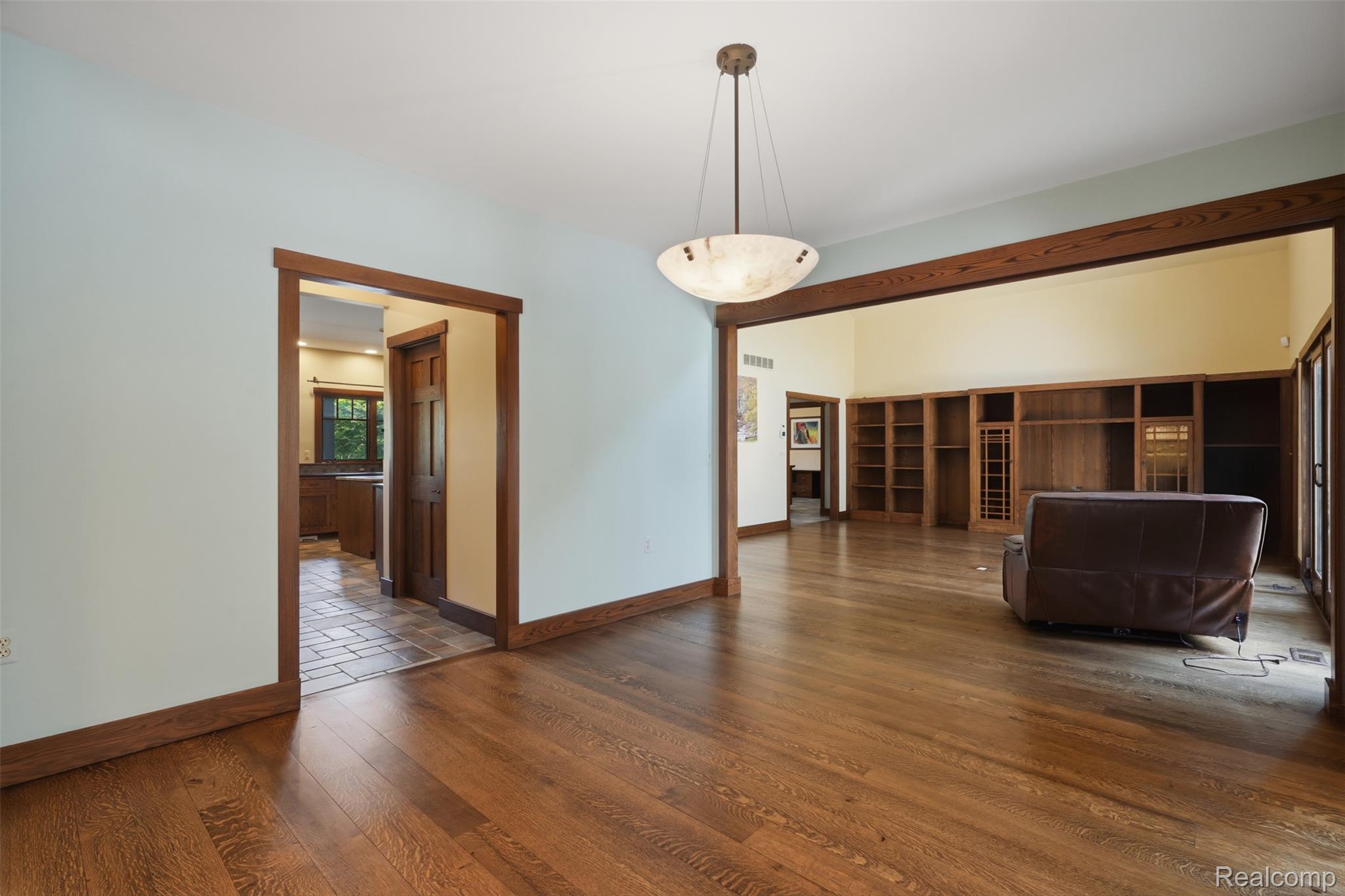 8861 Pleasantview
