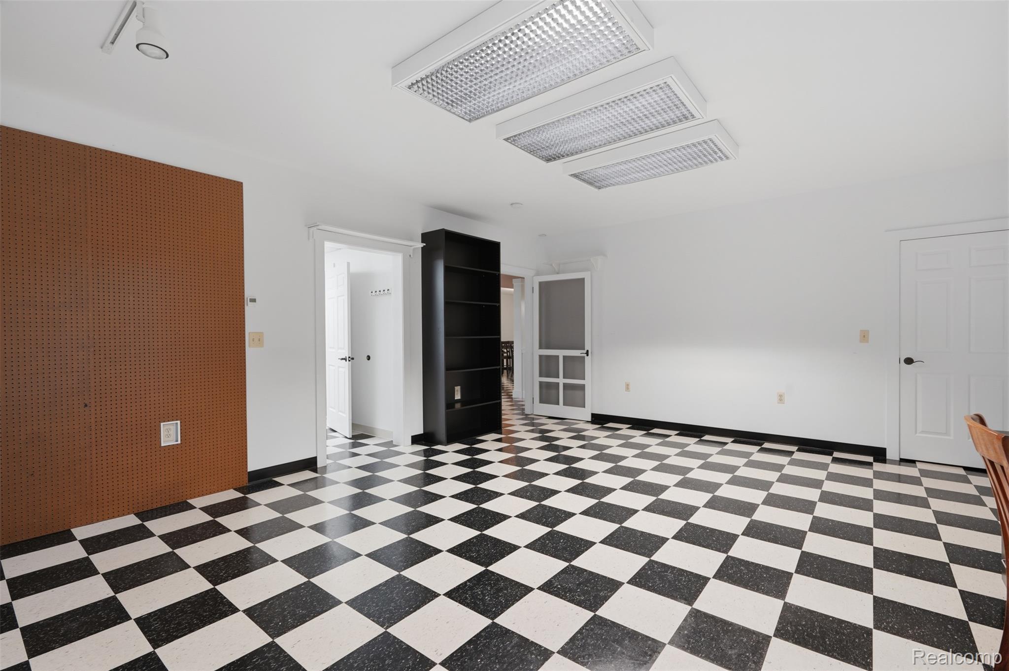 8861 Pleasantview