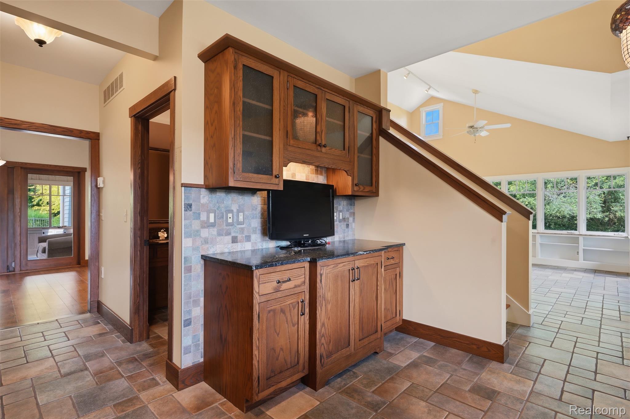 8861 Pleasantview