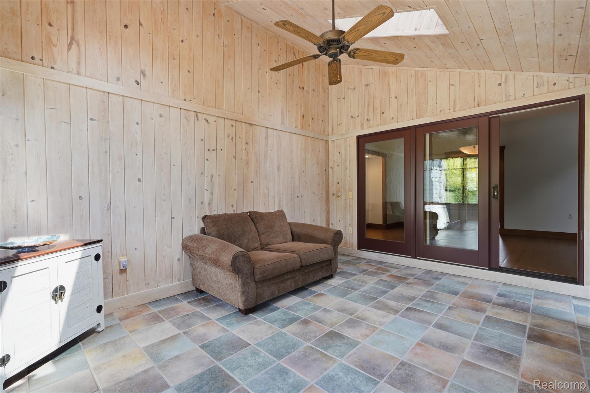 8861 Pleasantview