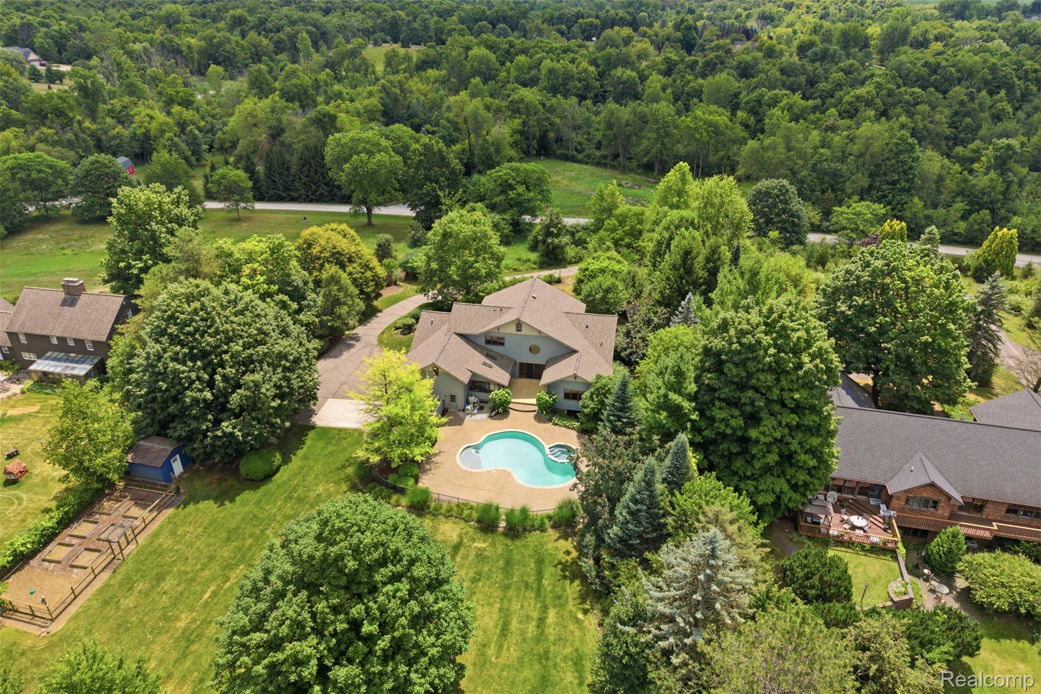 8861 Pleasantview