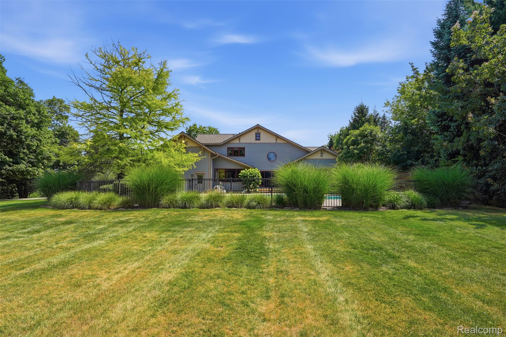 8861 Pleasantview