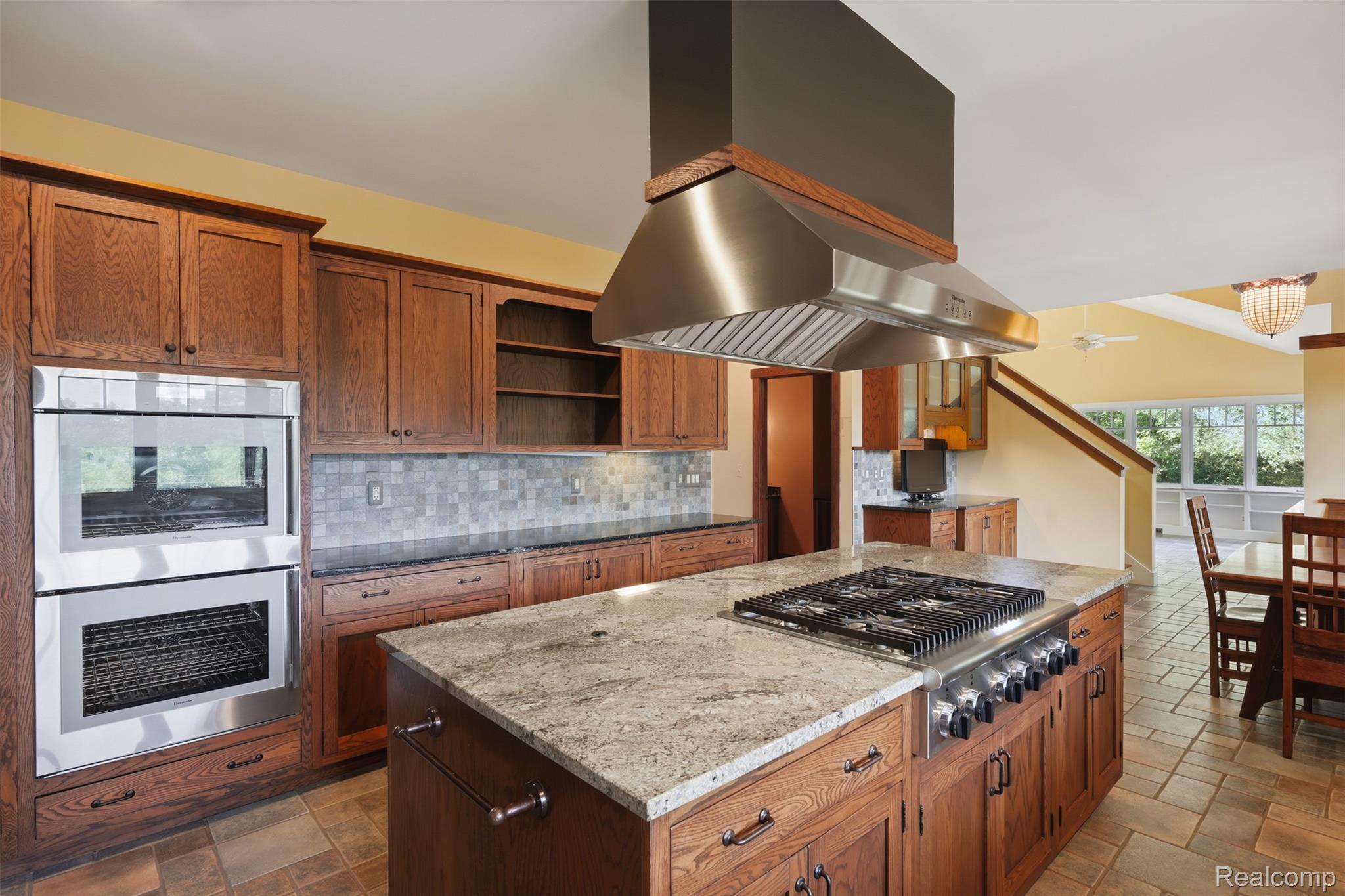 8861 Pleasantview
