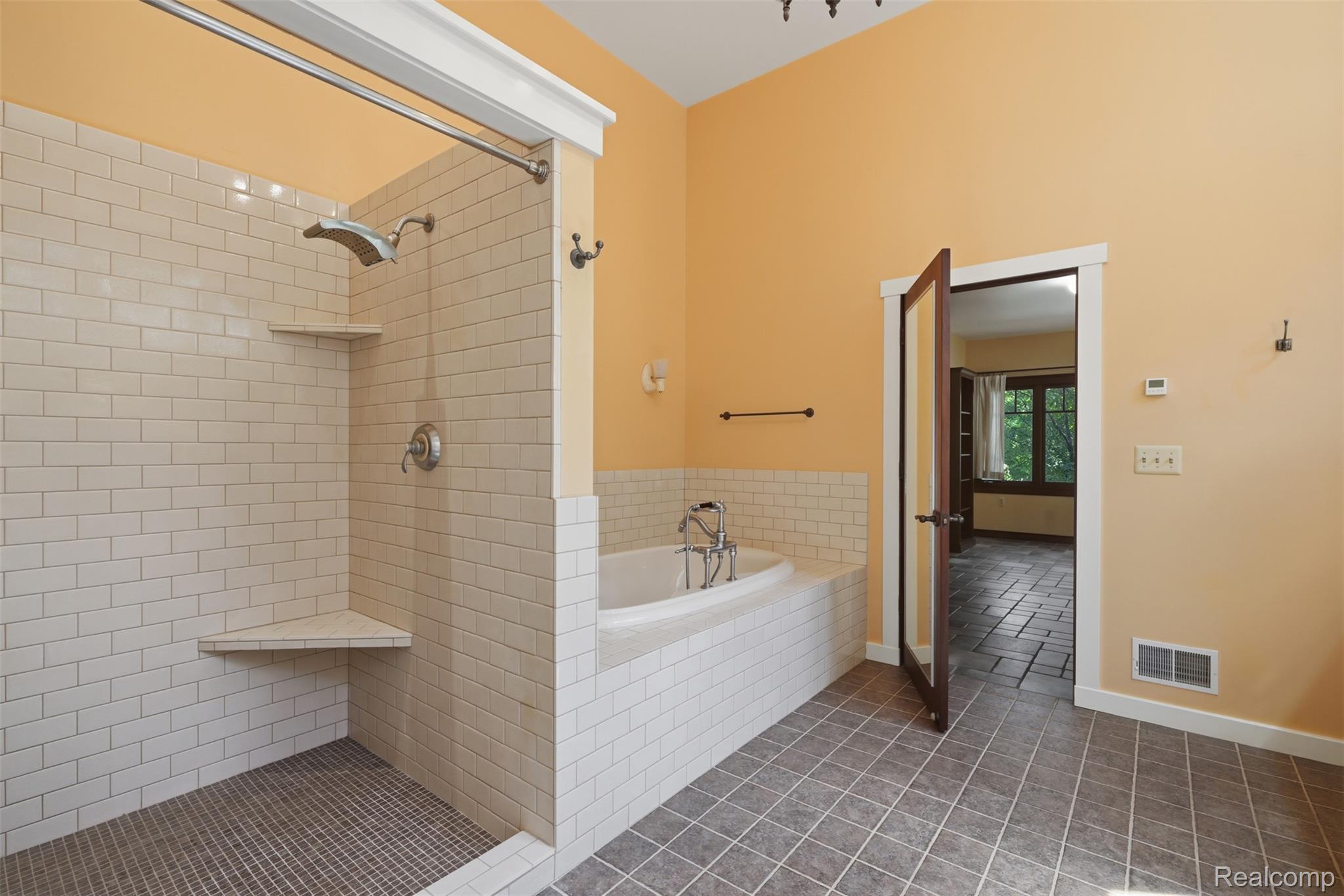 8861 Pleasantview