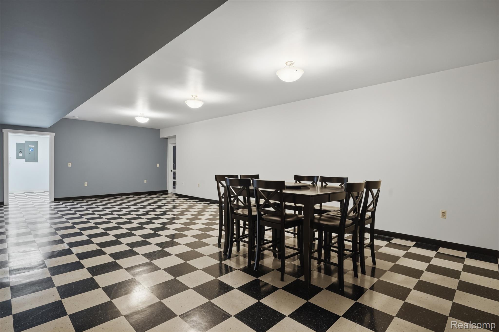 8861 Pleasantview