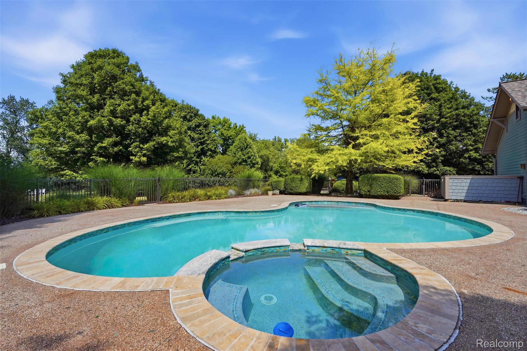 8861 Pleasantview