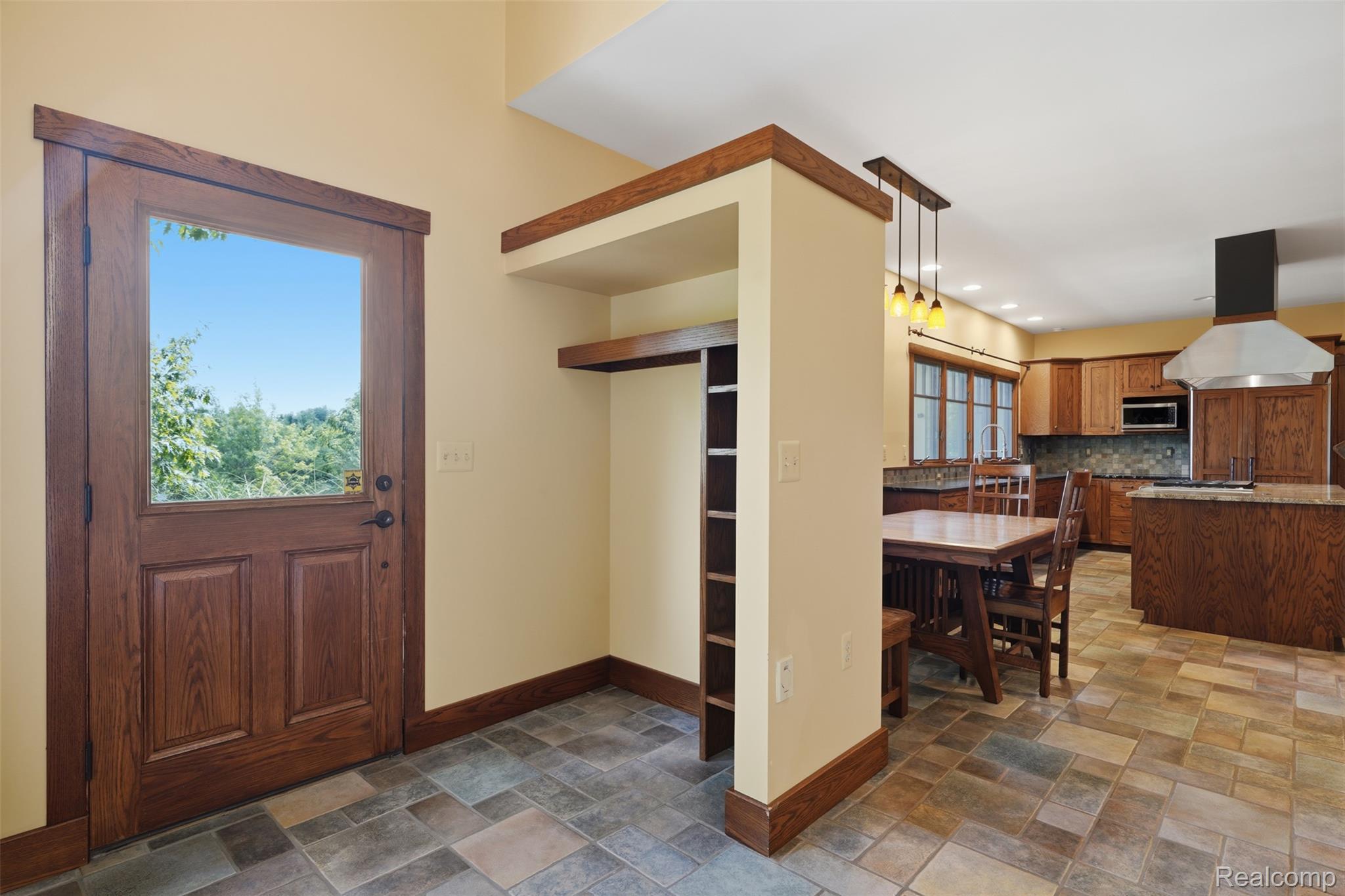 8861 Pleasantview