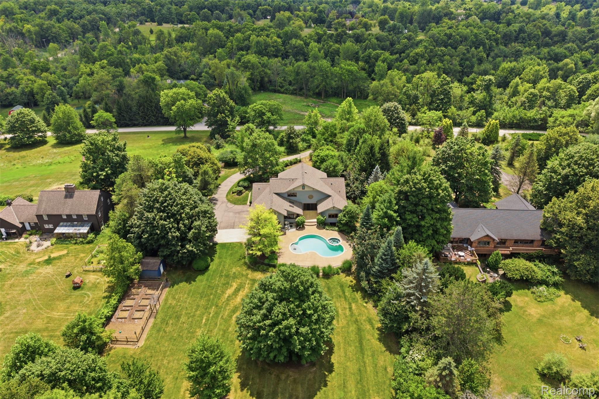 8861 Pleasantview