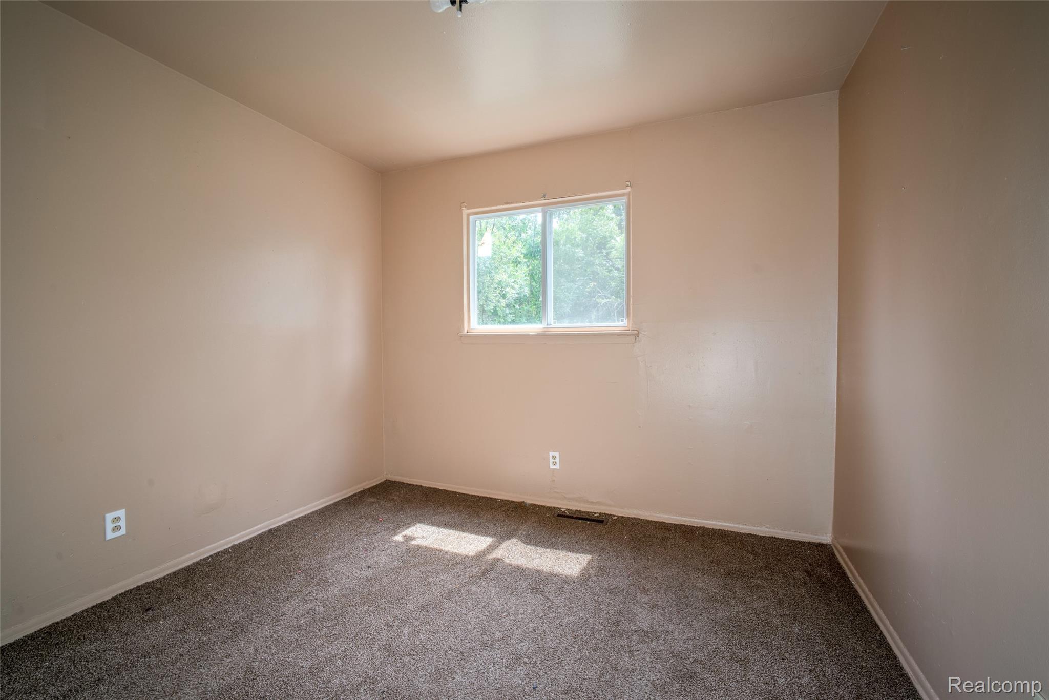2045 Flamingo Drive