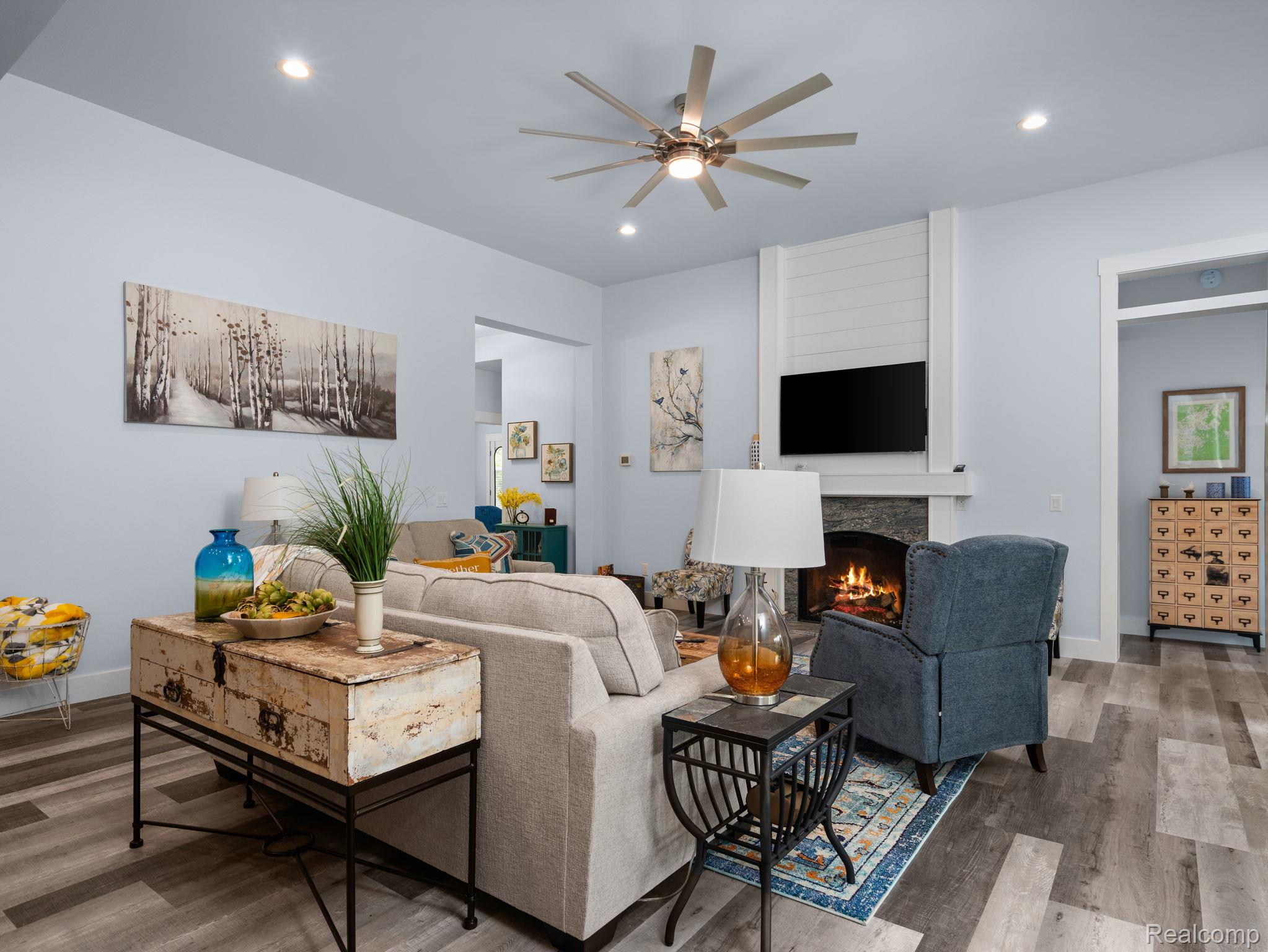 4082 County Road 612 NE