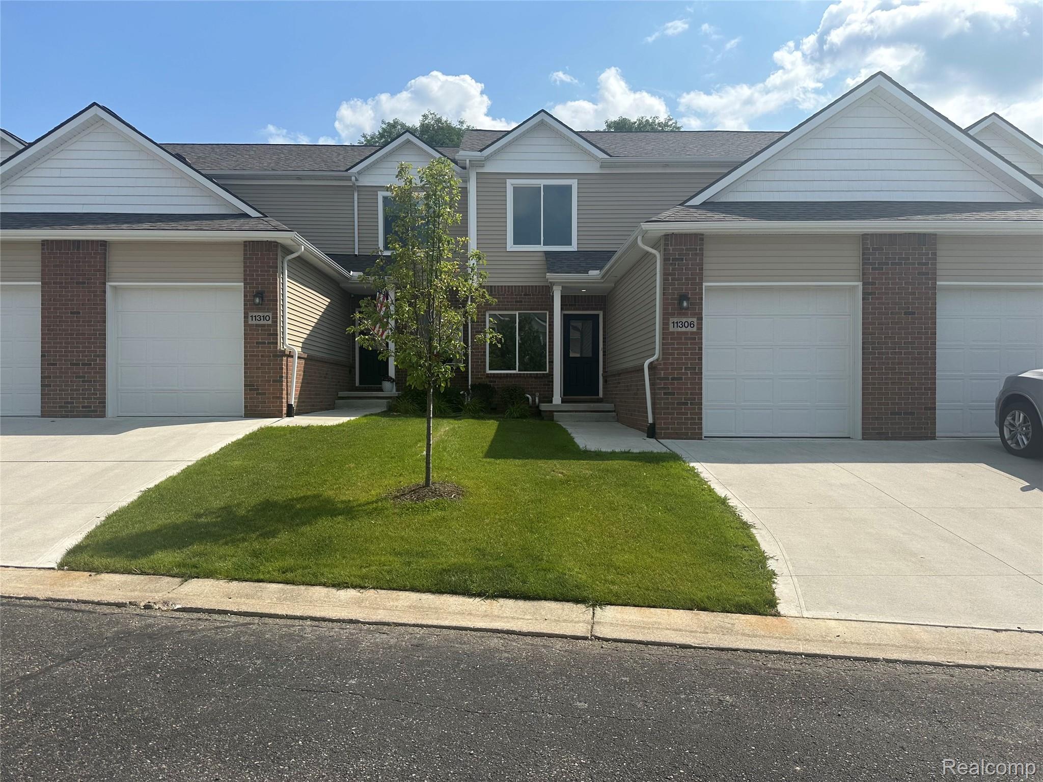 11306 Woodruff Lake