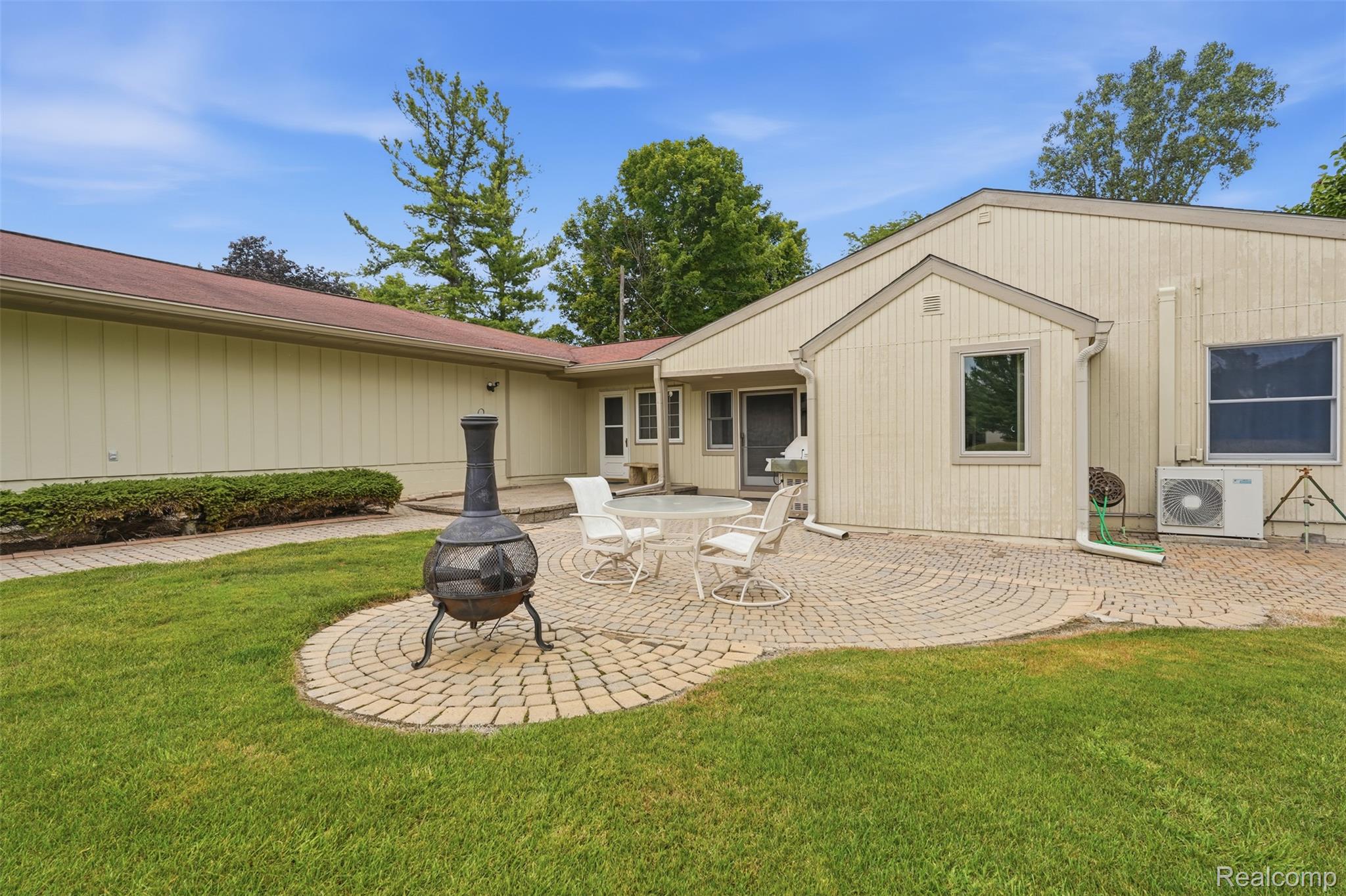 10286 7 Mile Road