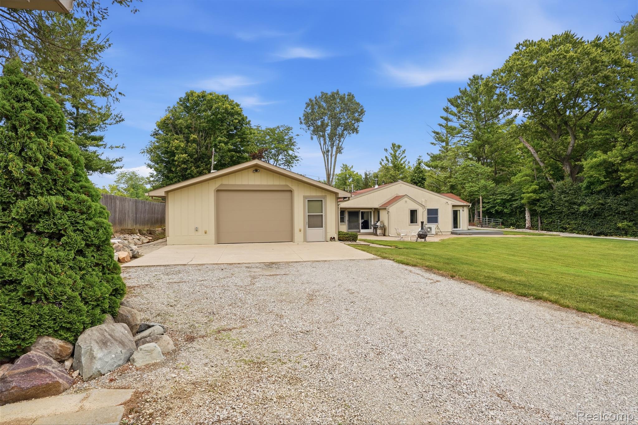 10286 7 Mile Road