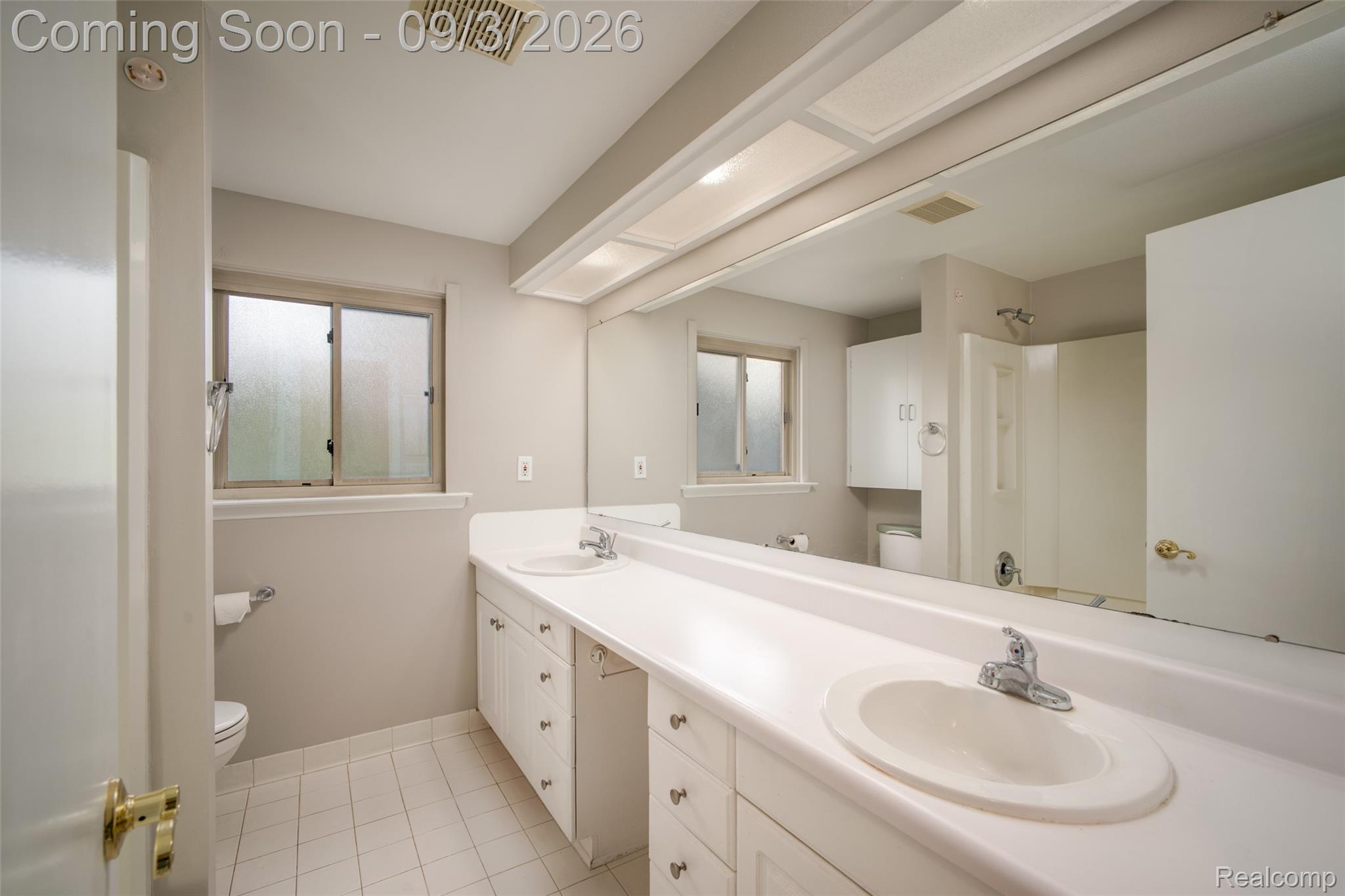 38347 Roycroft Court