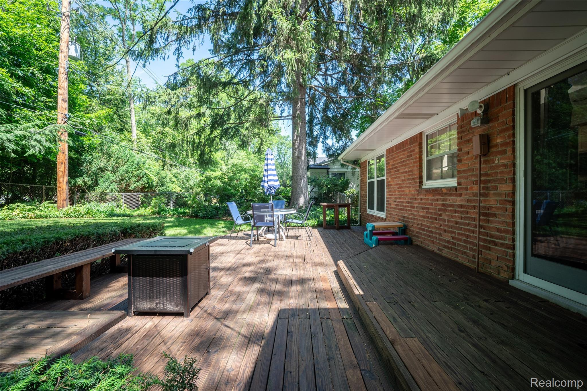 6826 Spruce Drive