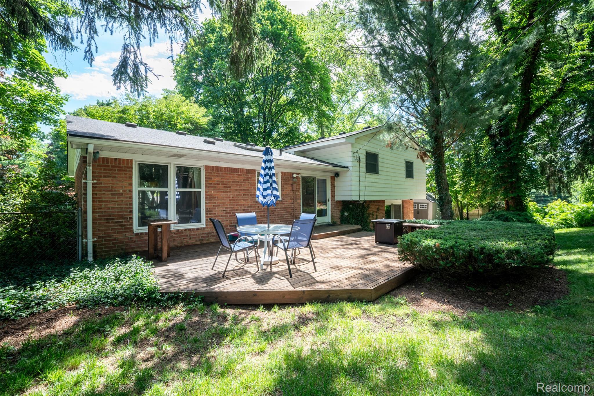 6826 Spruce Drive
