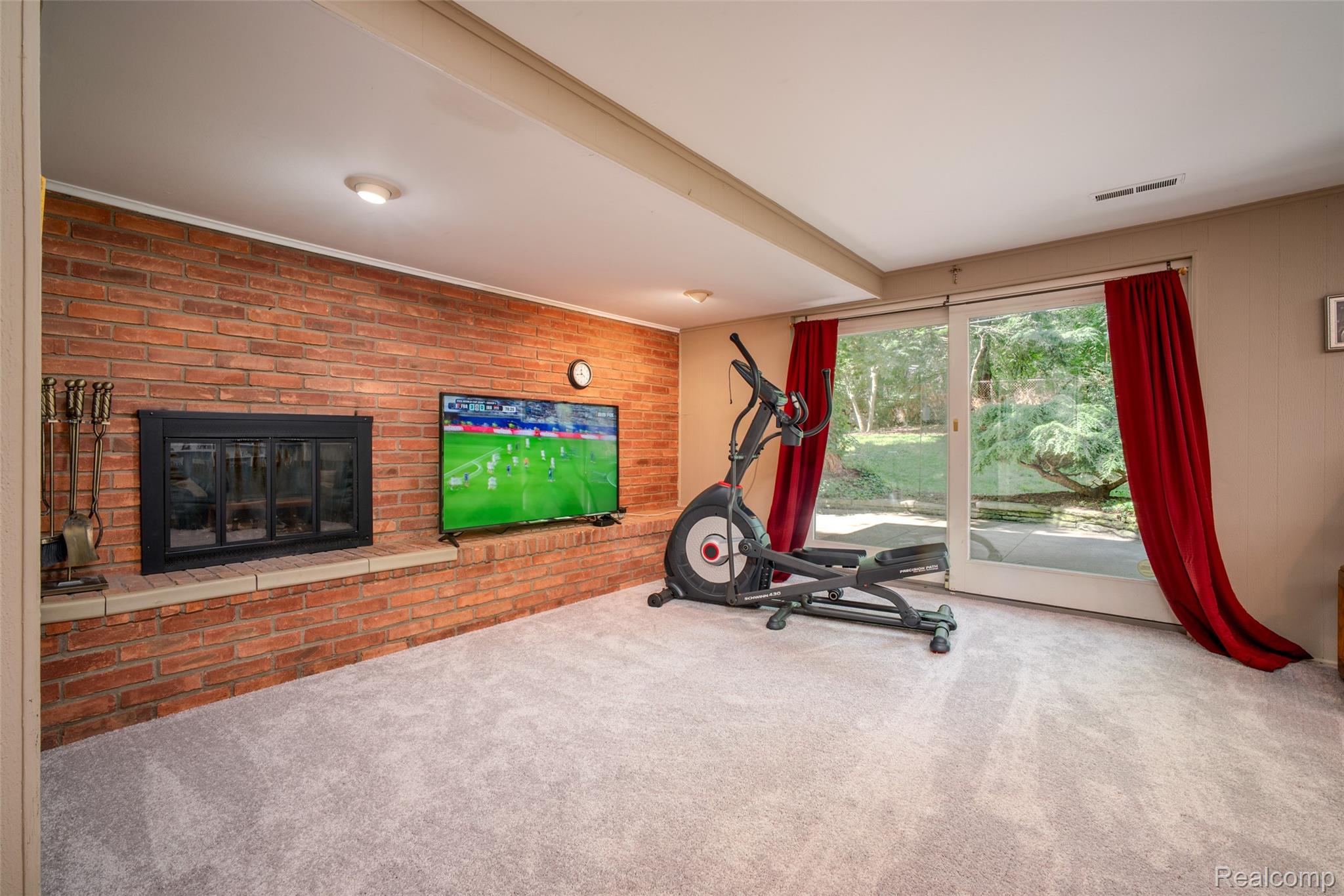 6826 Spruce Drive