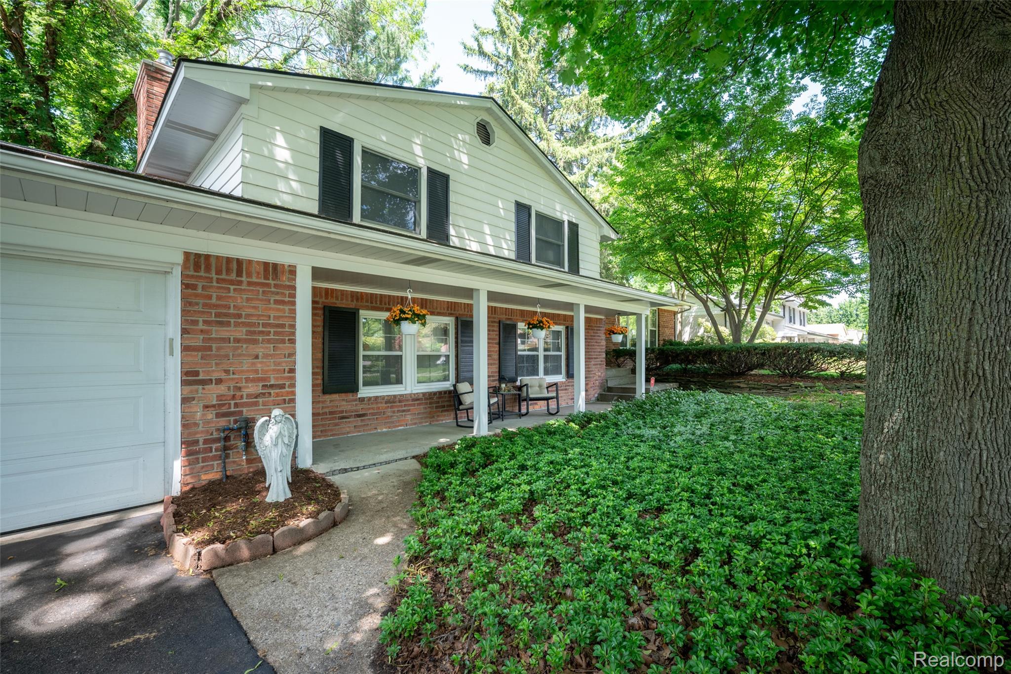 6826 Spruce Drive