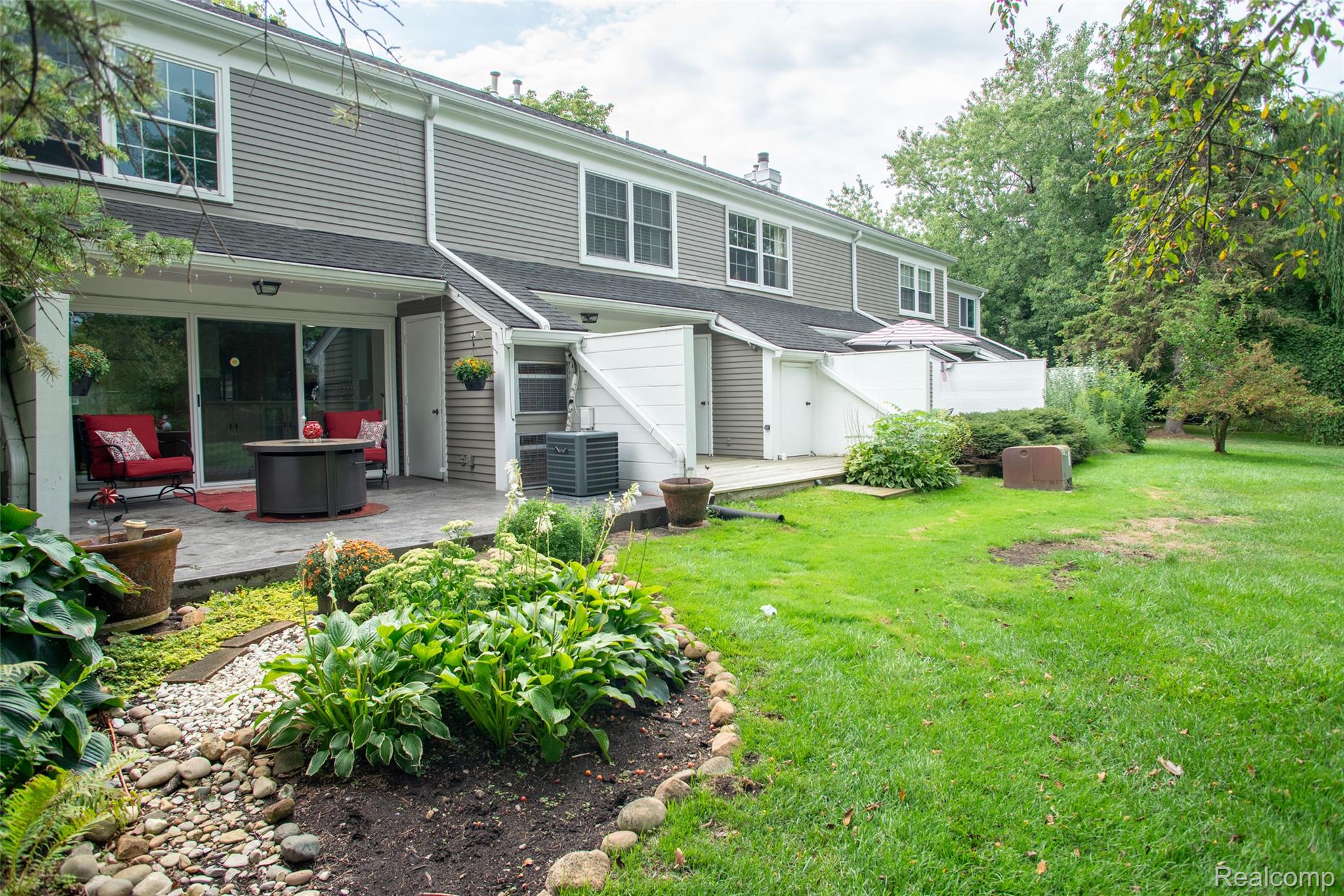 2689 Williamsburg Circle