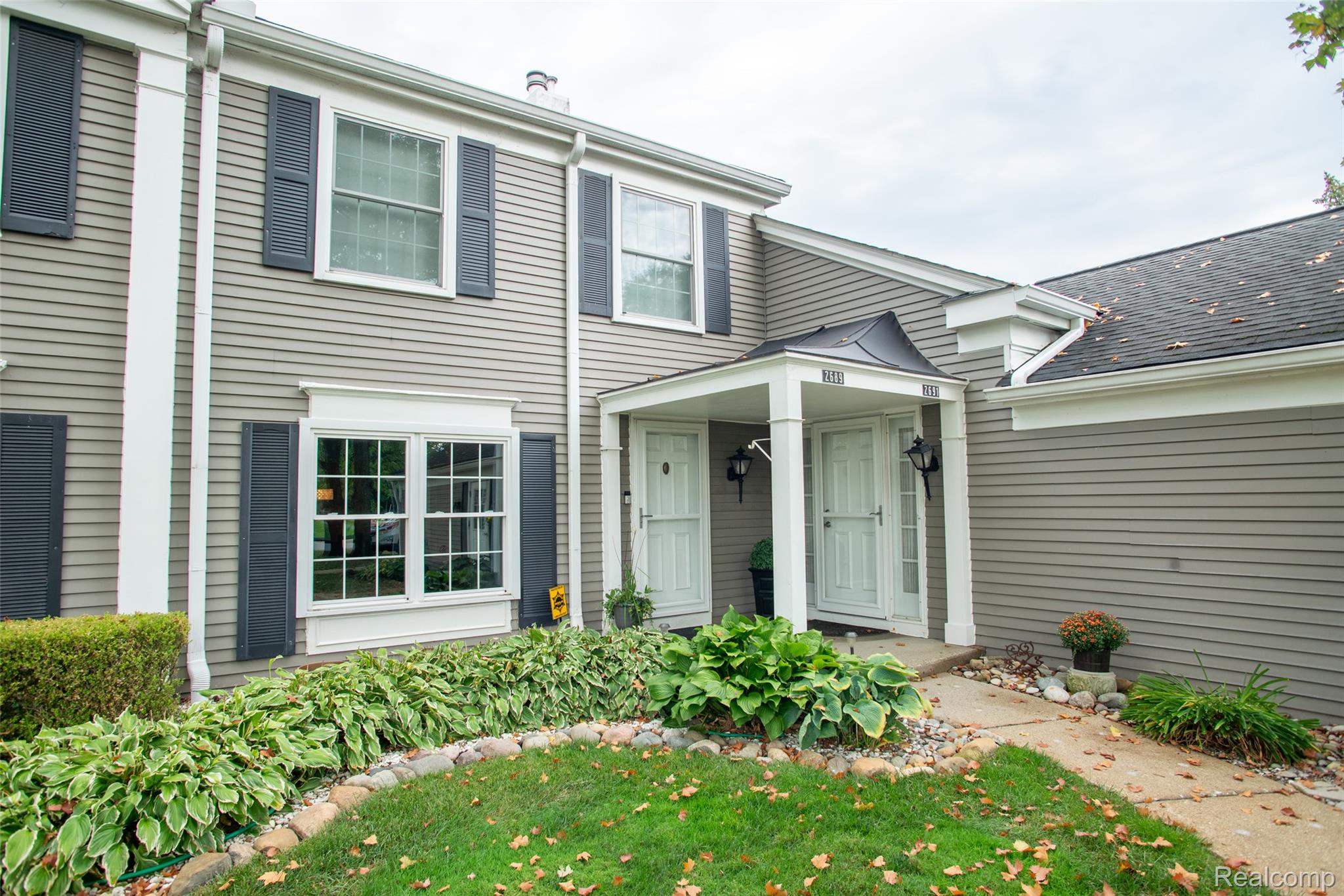 2689 Williamsburg Circle