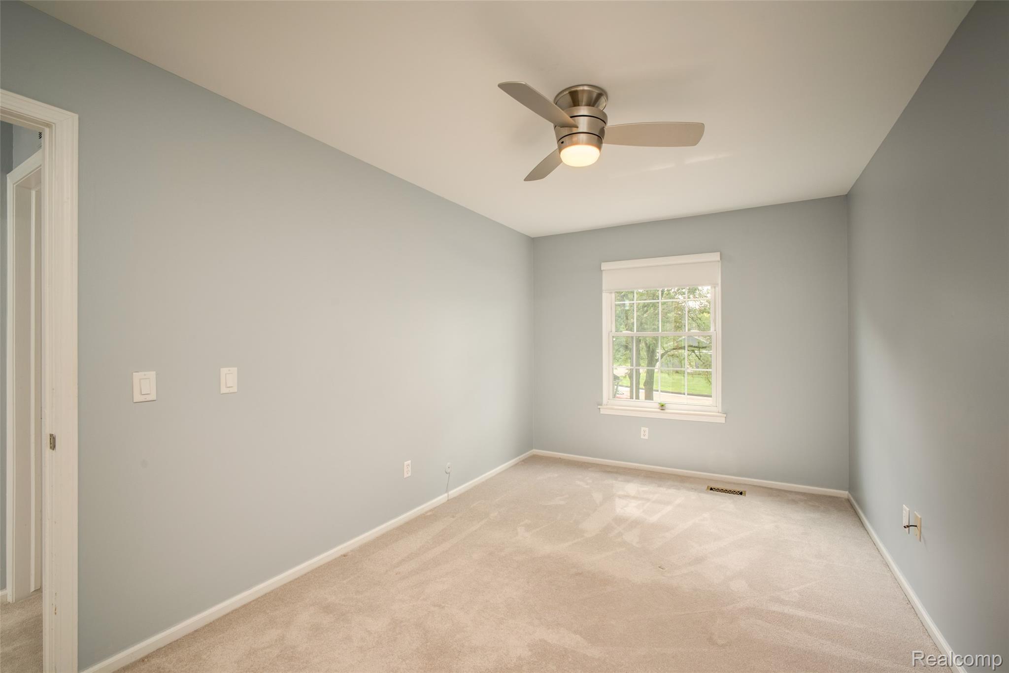 2689 Williamsburg Circle