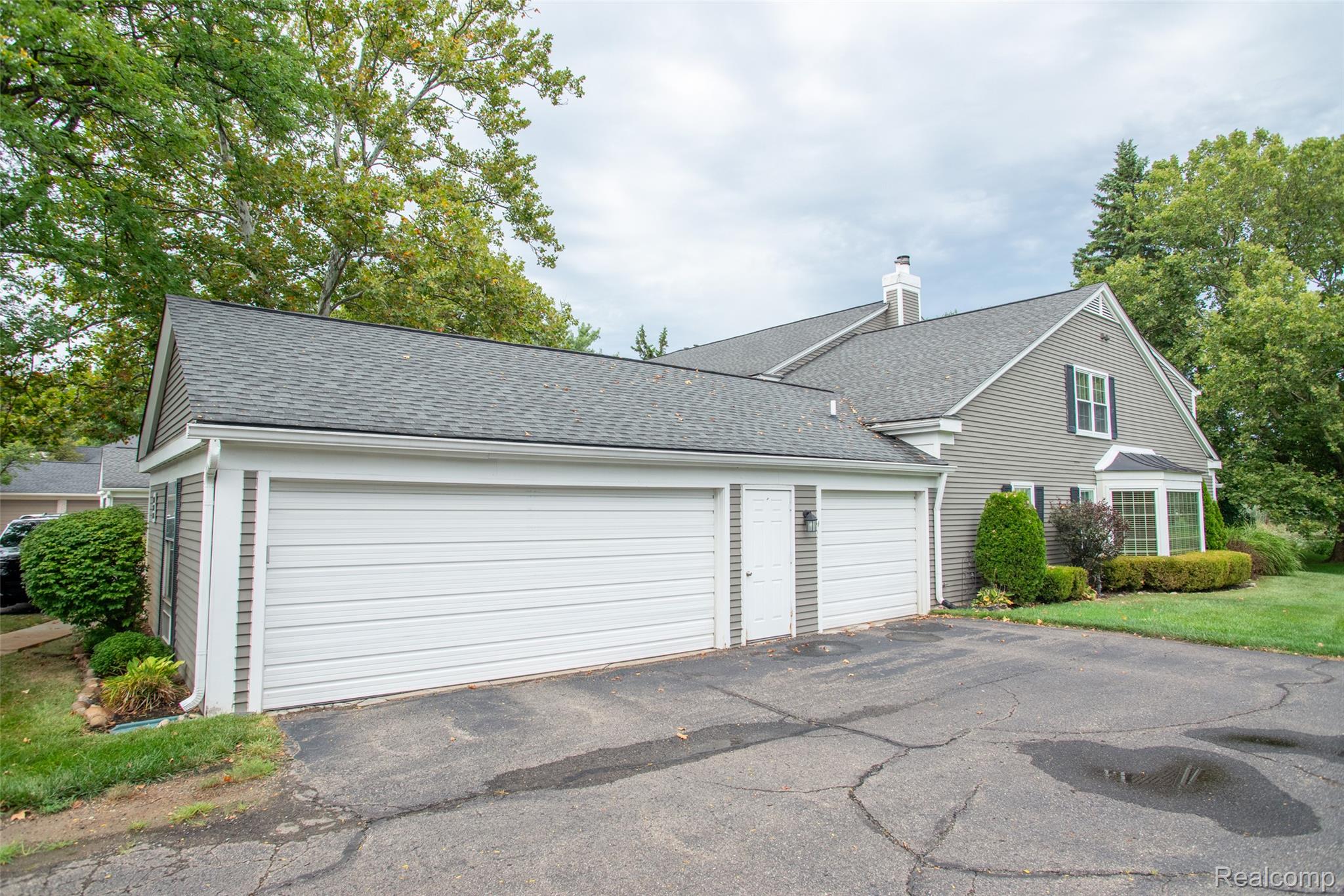 2689 Williamsburg Circle