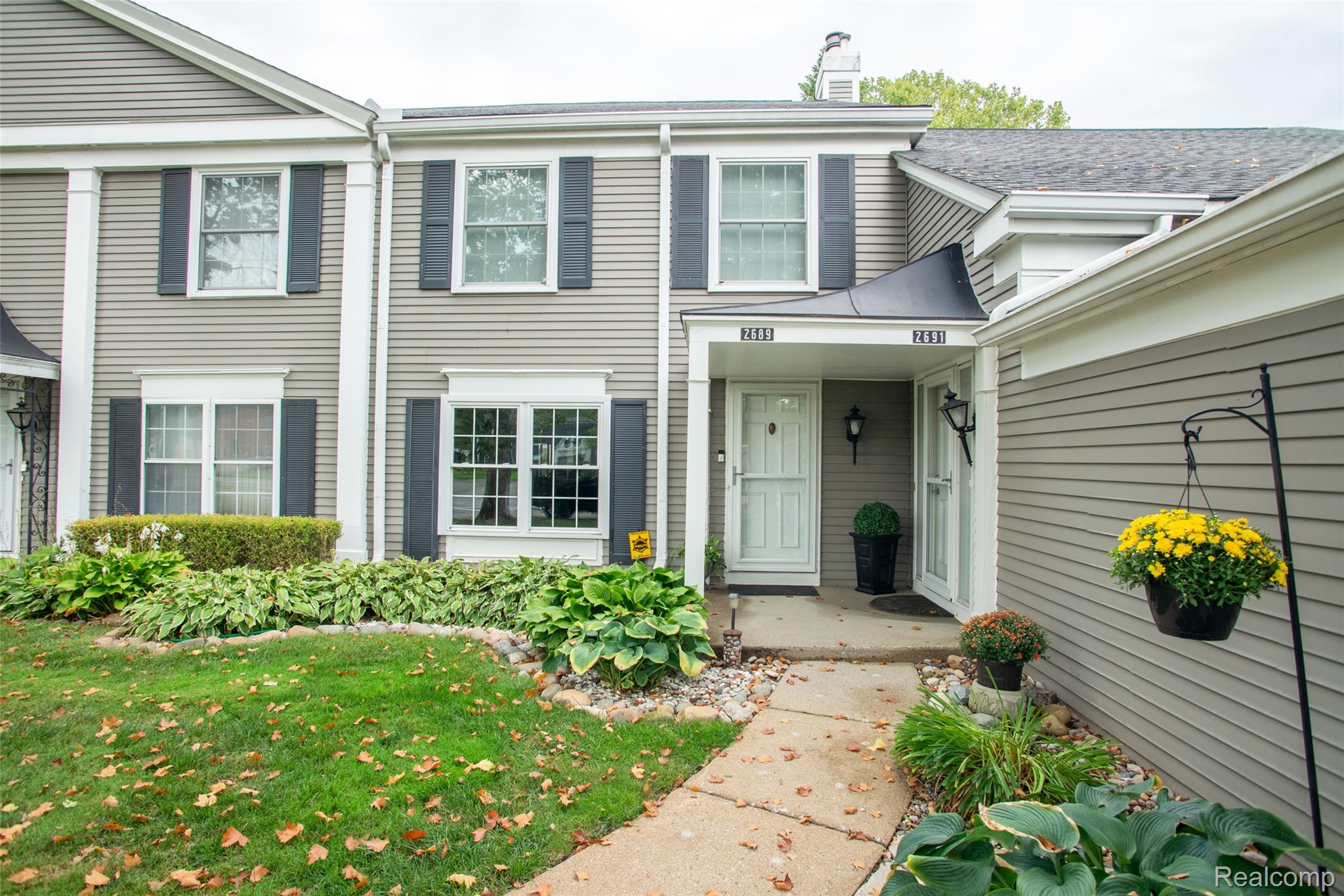 2689 Williamsburg Circle