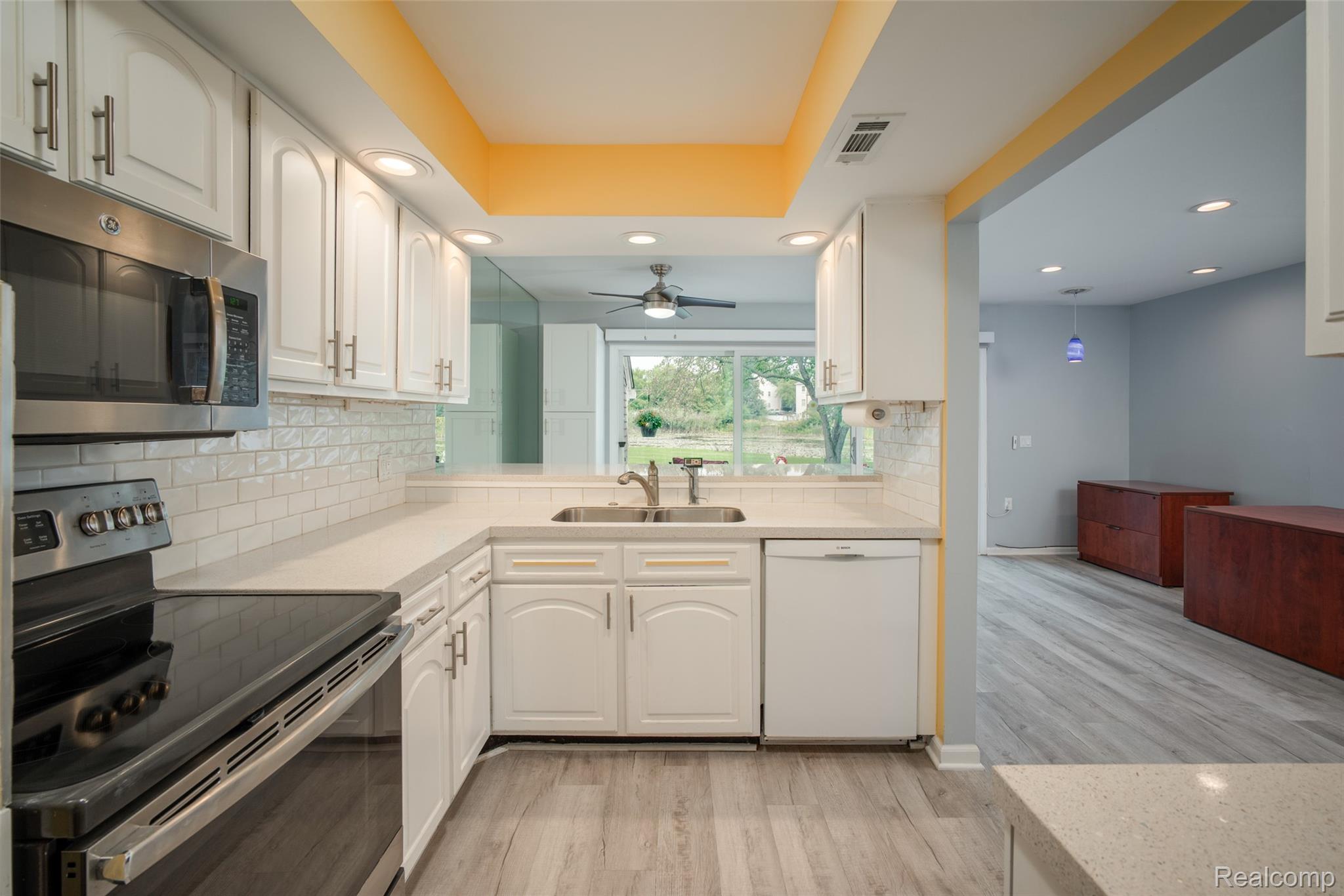 2689 Williamsburg Circle