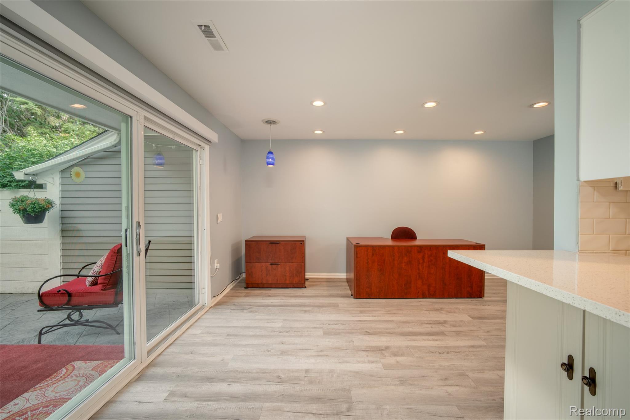 2689 Williamsburg Circle