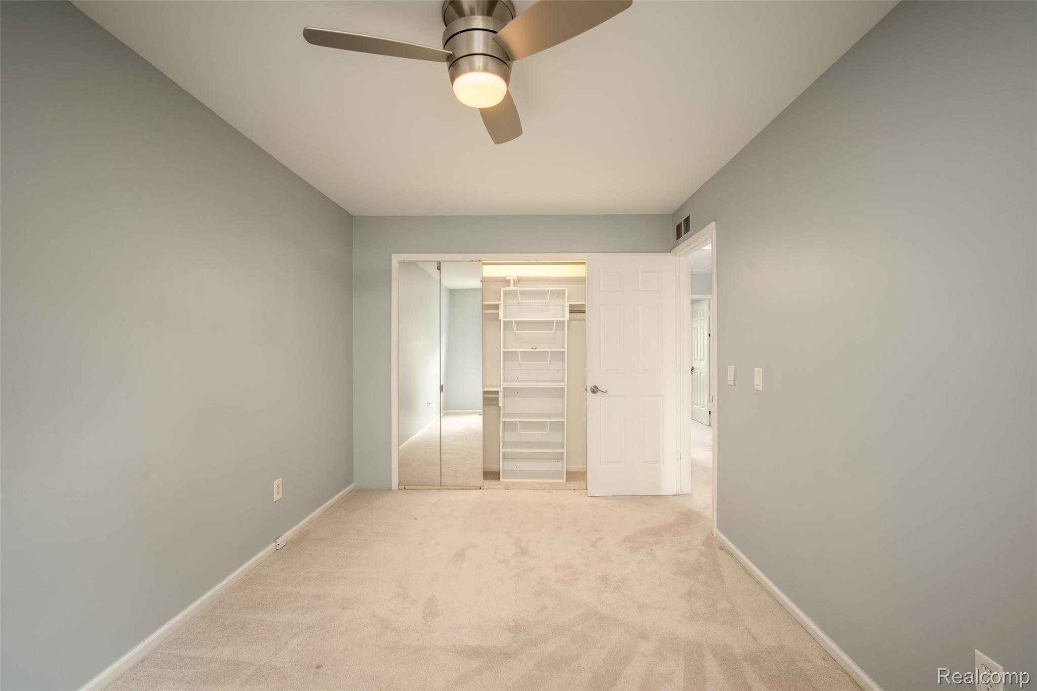 2689 Williamsburg Circle