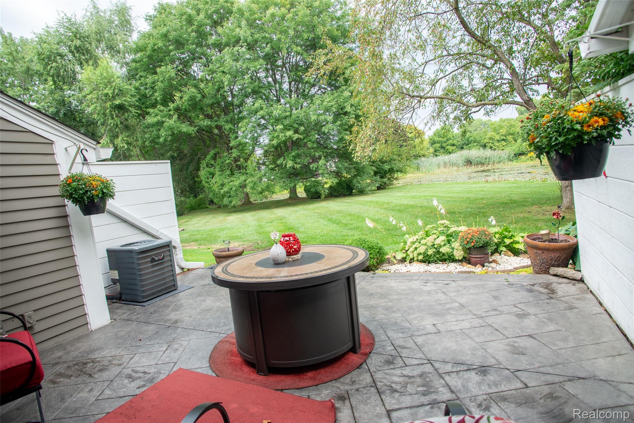 2689 Williamsburg Circle