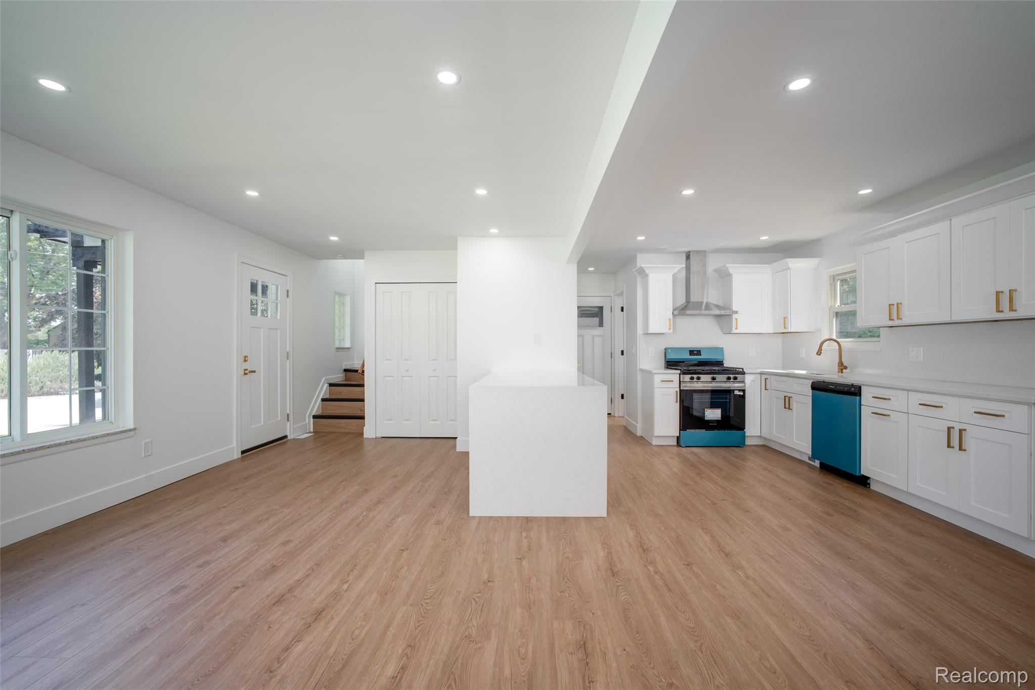 5969 Pleasant Drive