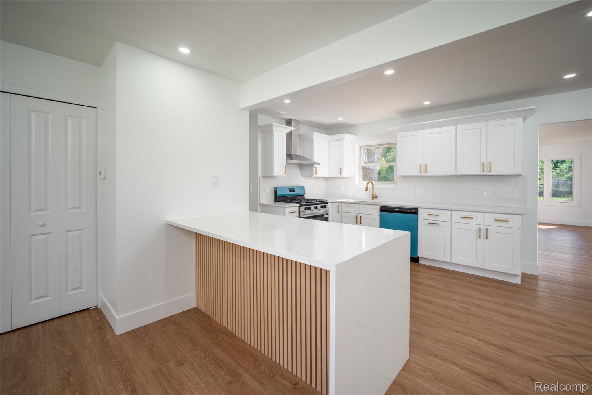 5969 Pleasant Drive