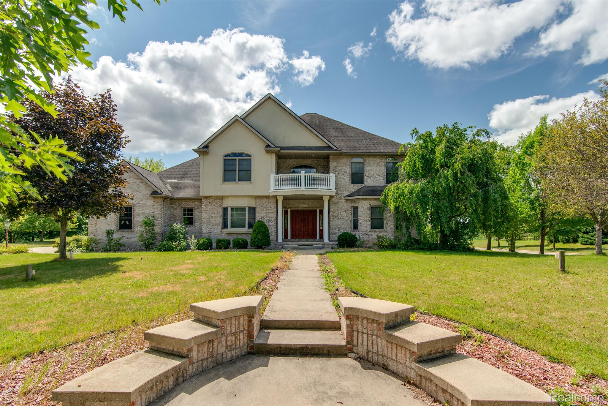 1821 WOODS Way