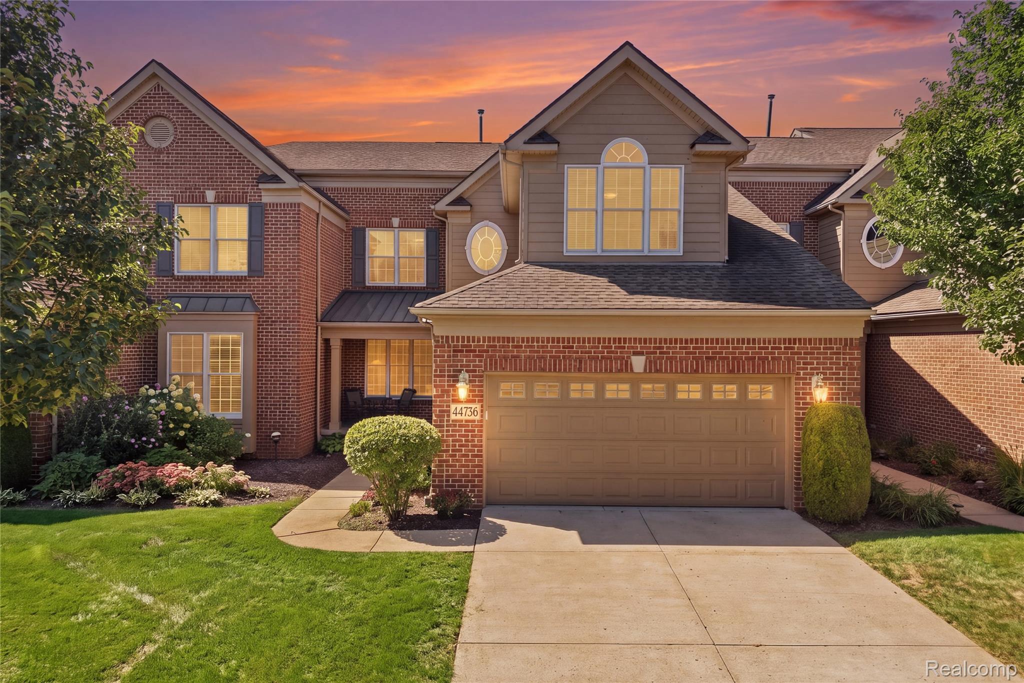 44736 Broadmoor Circle N