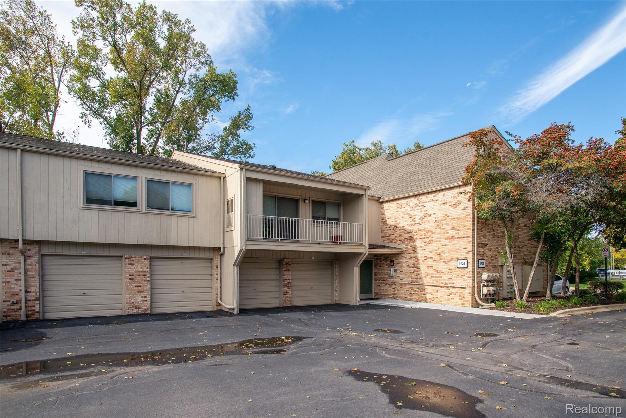3925 Lone Pine Road Unit: 100