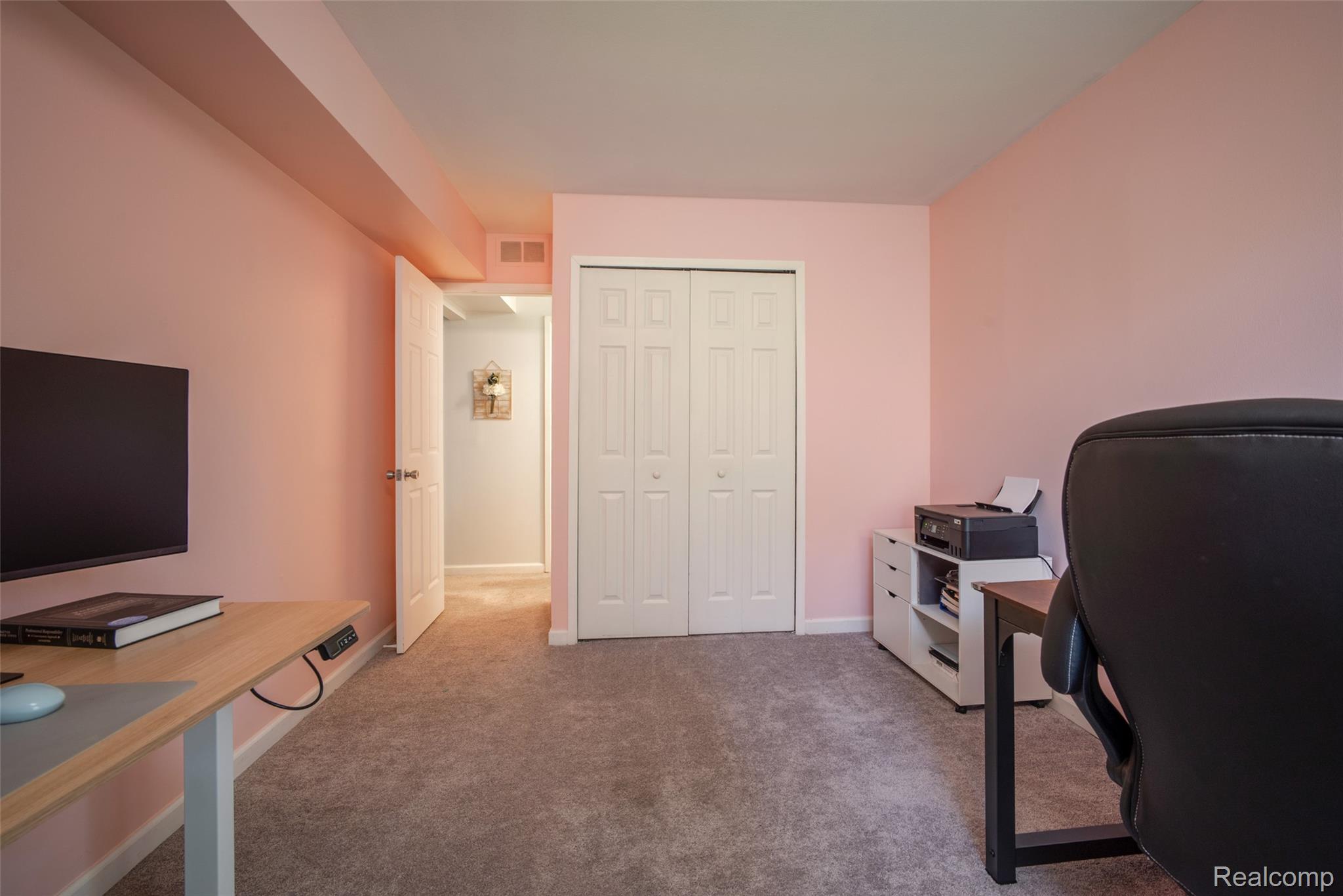3925 Lone Pine Road Unit: 100